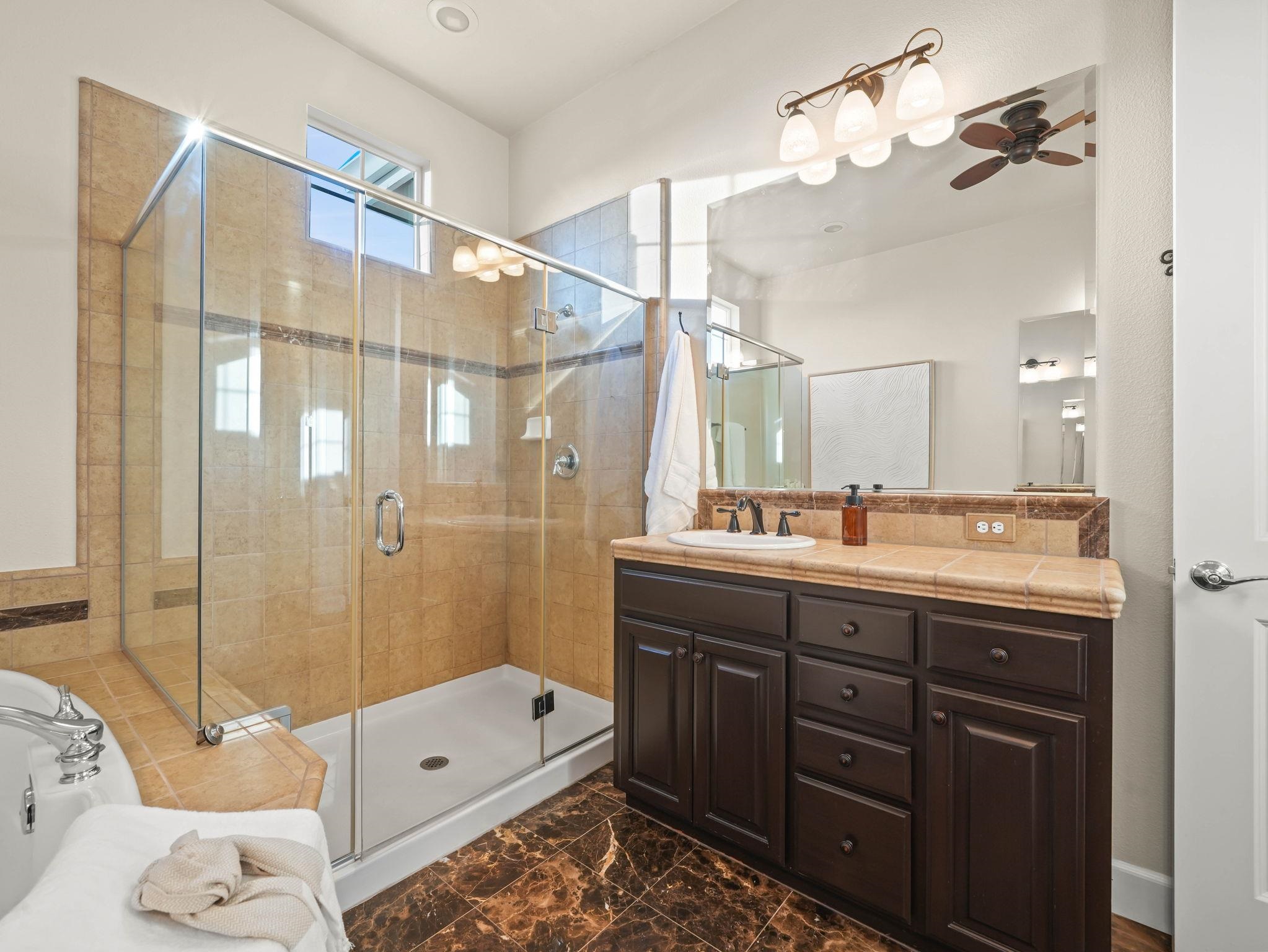 Detail Gallery Image 22 of 51 For 4040 Davenport Ln, Concord,  CA 94518 - 5 Beds | 3/1 Baths