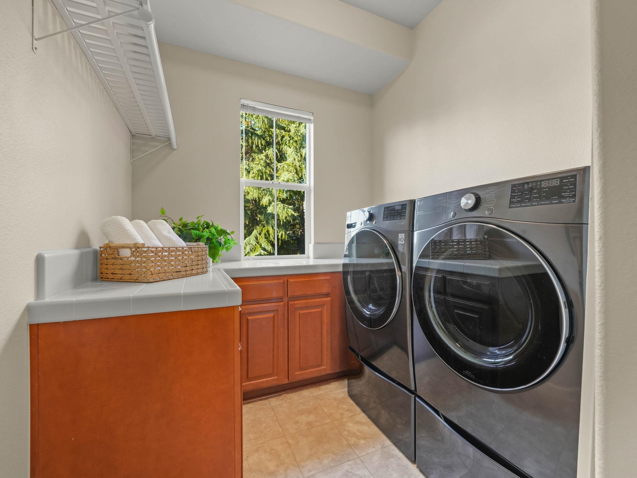 Detail Gallery Image 29 of 51 For 4040 Davenport Ln, Concord,  CA 94518 - 5 Beds | 3/1 Baths