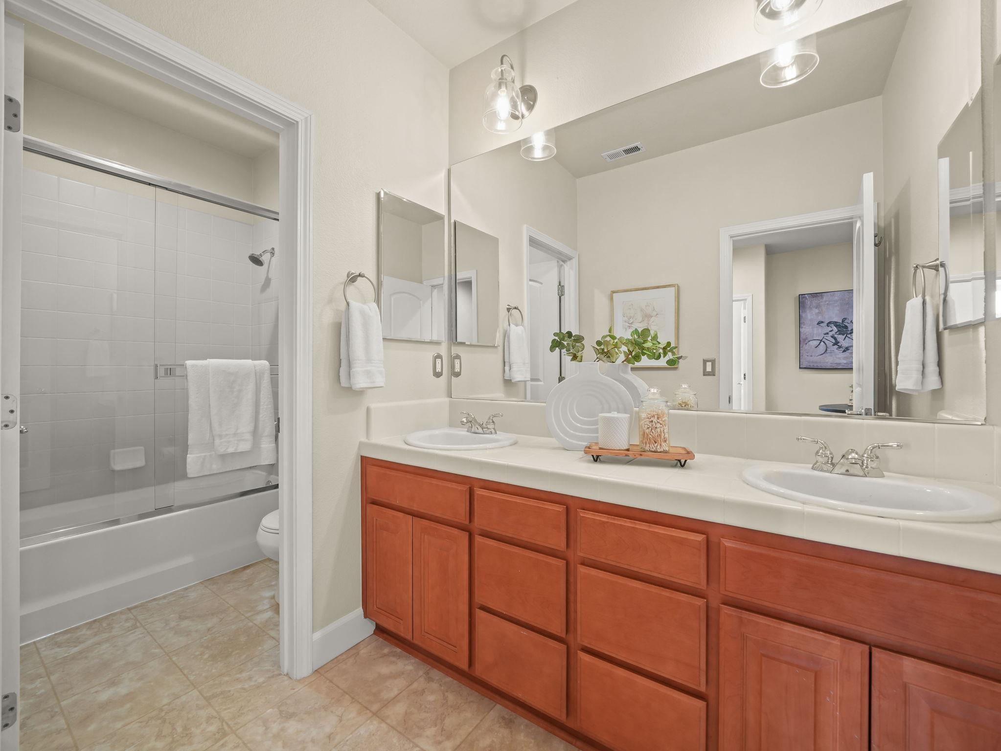 Detail Gallery Image 33 of 51 For 4040 Davenport Ln, Concord,  CA 94518 - 5 Beds | 3/1 Baths