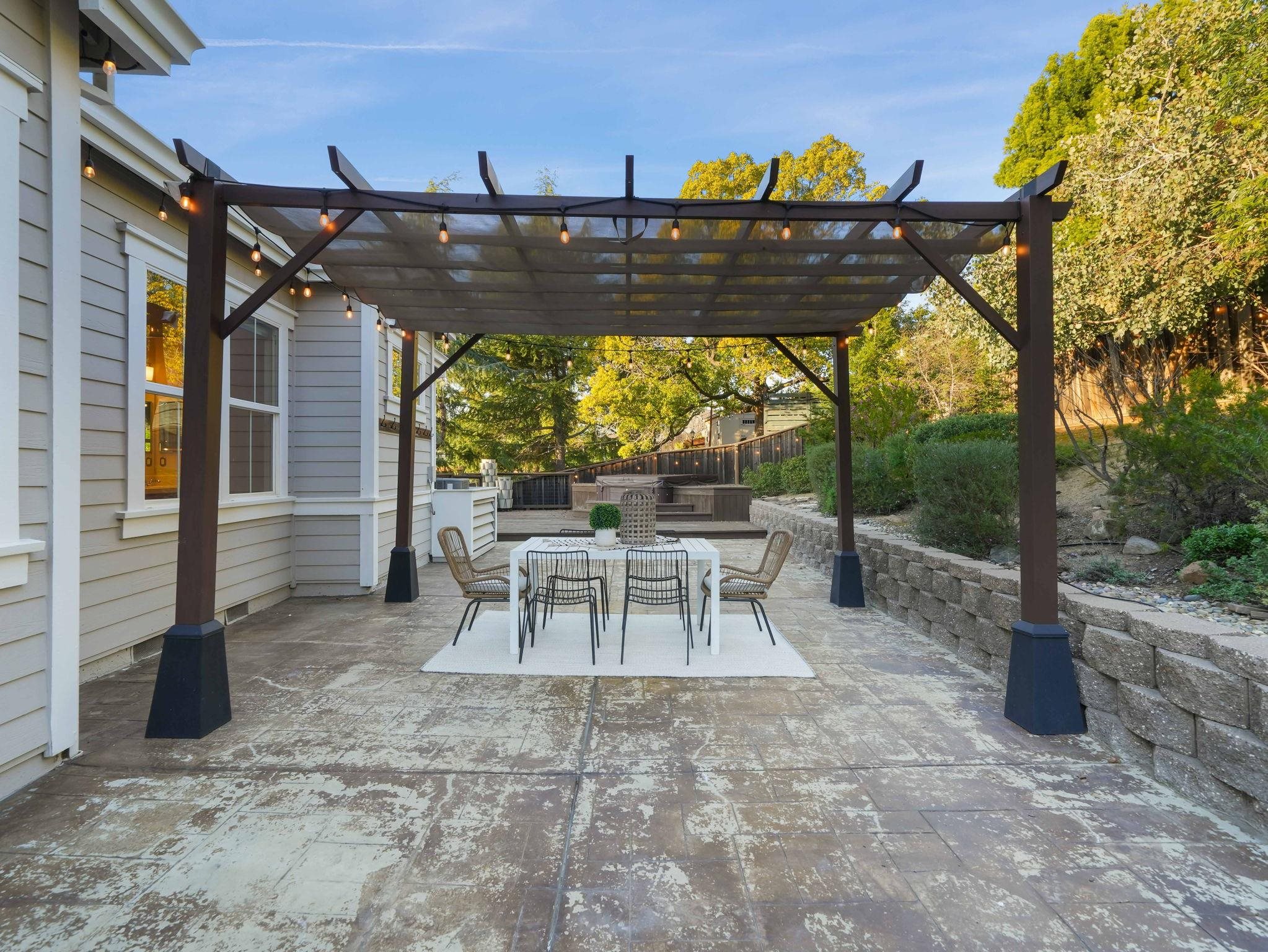 Detail Gallery Image 34 of 51 For 4040 Davenport Ln, Concord,  CA 94518 - 5 Beds | 3/1 Baths