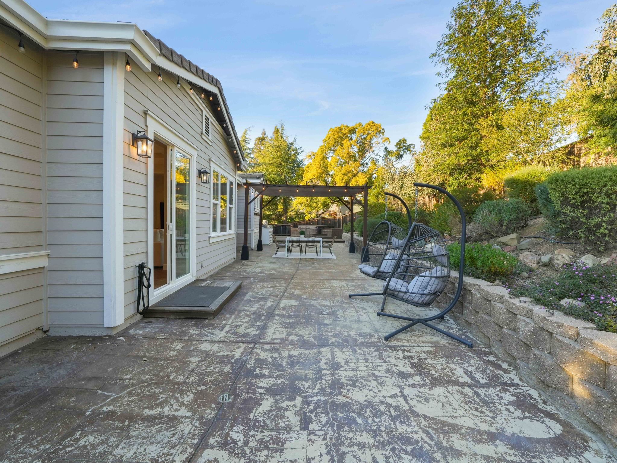 Detail Gallery Image 36 of 51 For 4040 Davenport Ln, Concord,  CA 94518 - 5 Beds | 3/1 Baths