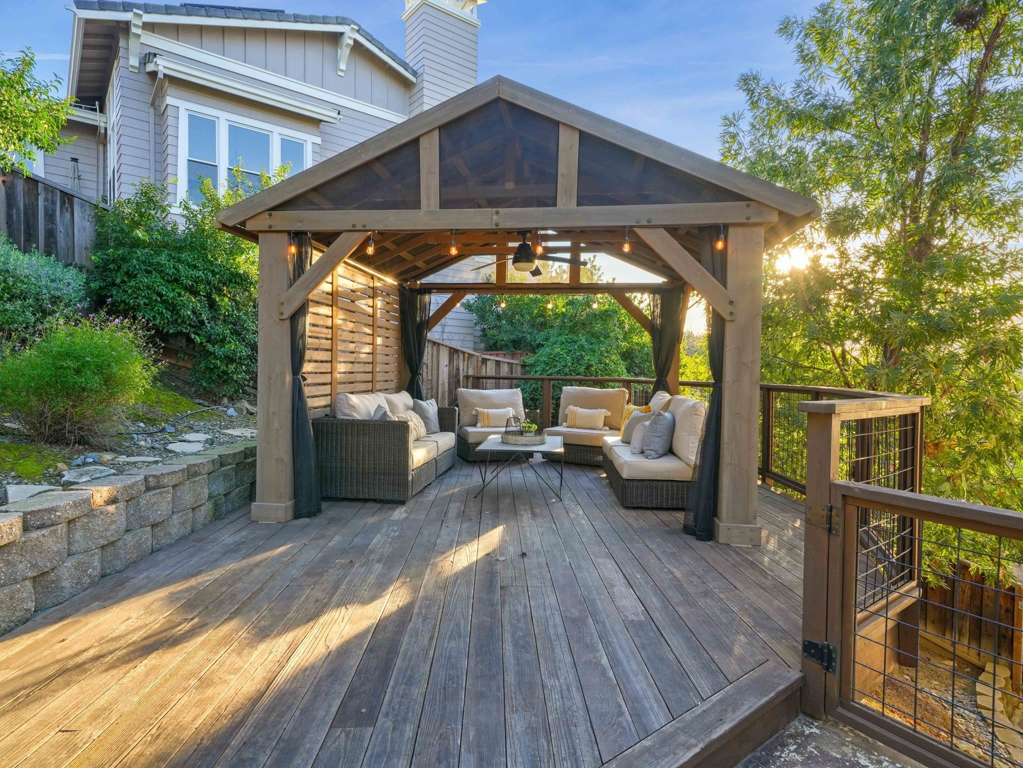 Detail Gallery Image 37 of 51 For 4040 Davenport Ln, Concord,  CA 94518 - 5 Beds | 3/1 Baths