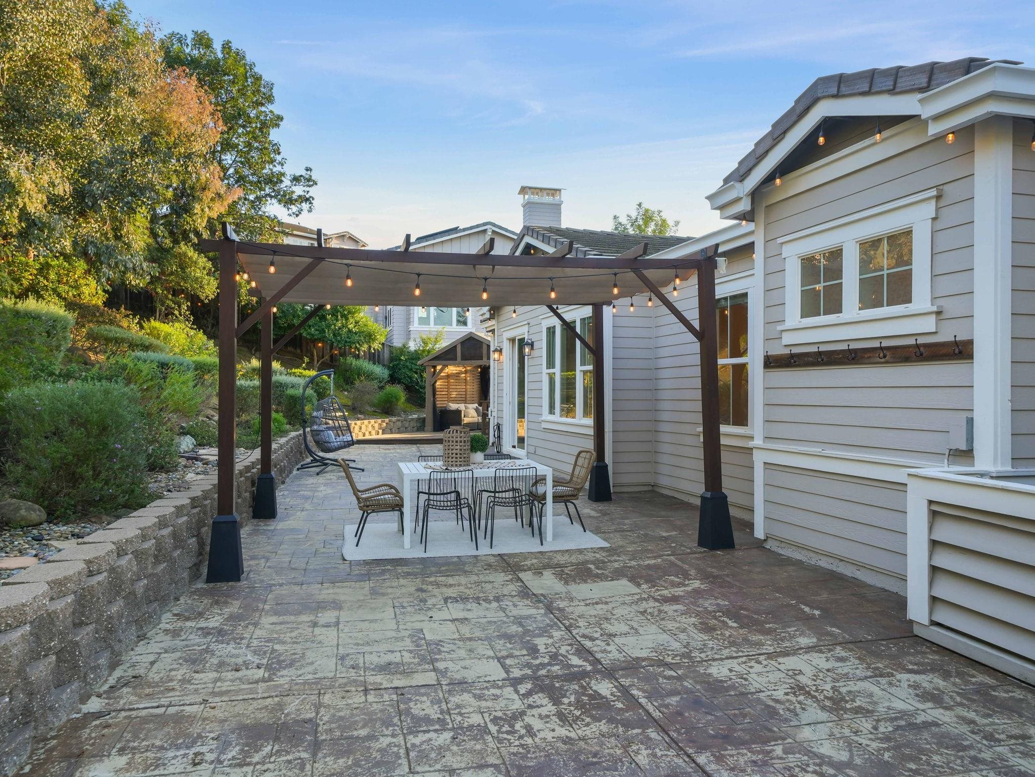 Detail Gallery Image 42 of 51 For 4040 Davenport Ln, Concord,  CA 94518 - 5 Beds | 3/1 Baths