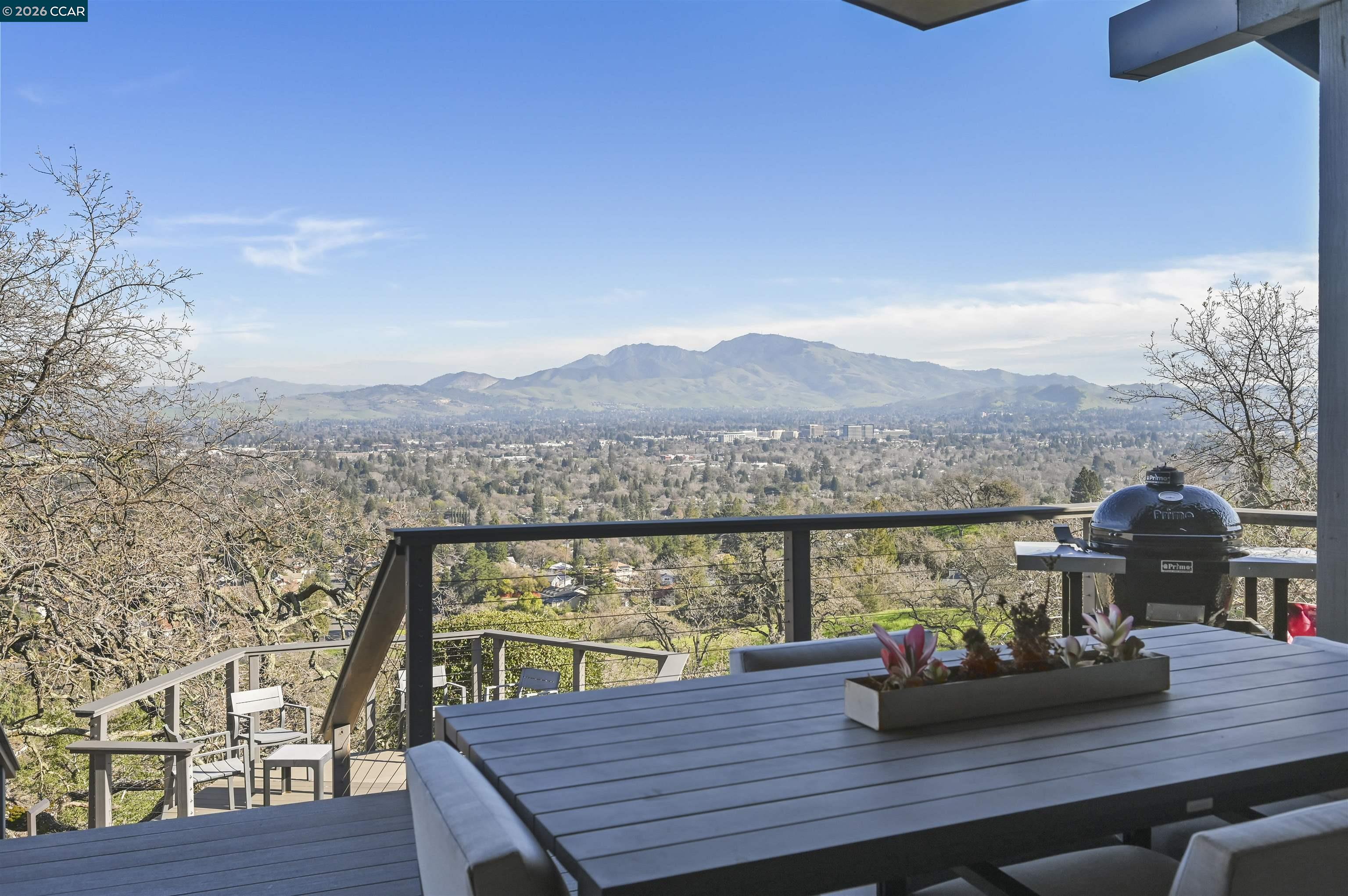 Detail Gallery Image 39 of 47 For 3284 Surmont Dr, Lafayette,  CA 94549 - 4 Beds | 3/1 Baths