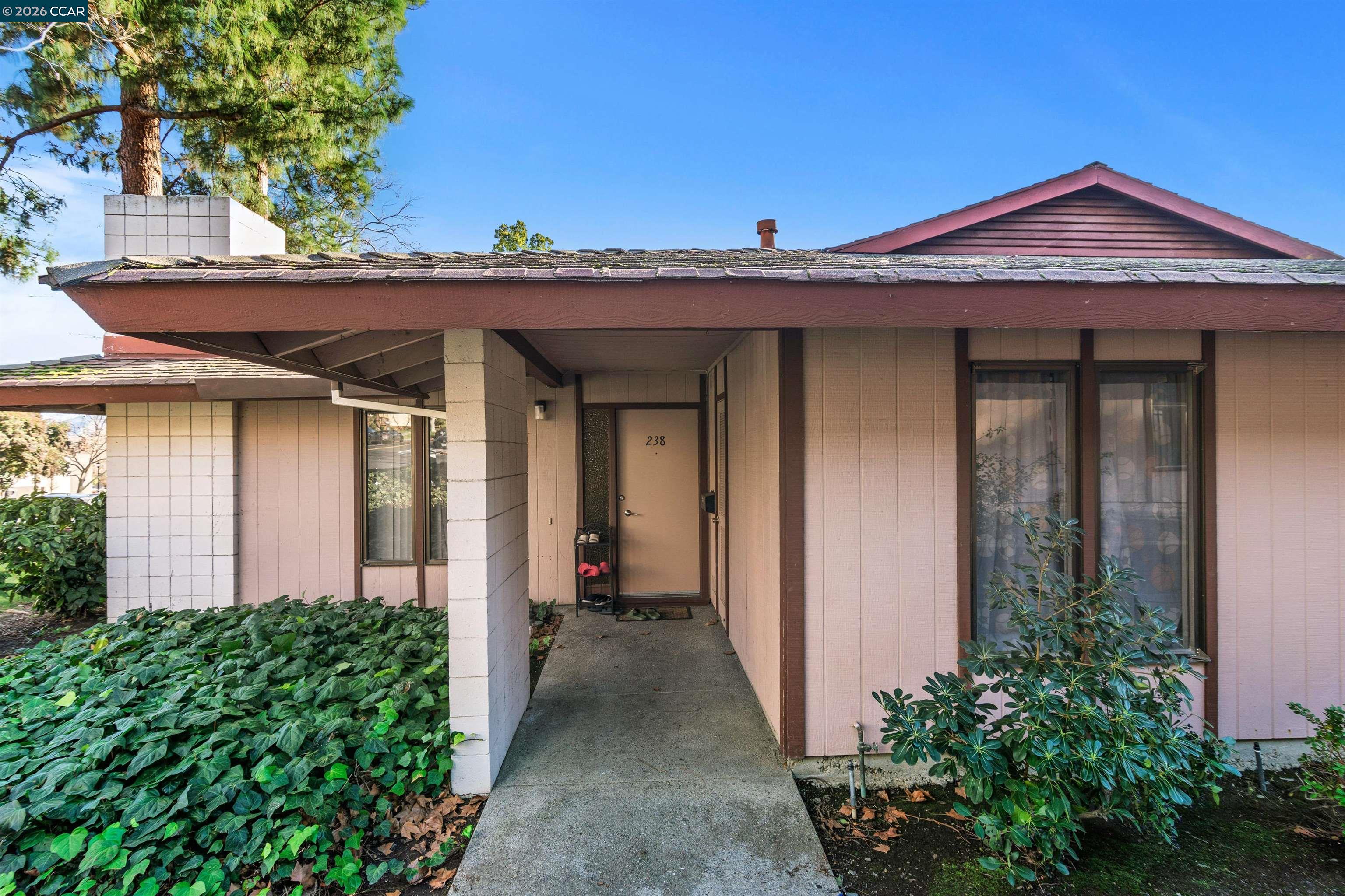 Detail Gallery Image 5 of 36 For 238-240 Camelback Rd, Pleasant Hill,  CA 94523 - – Beds | – Baths