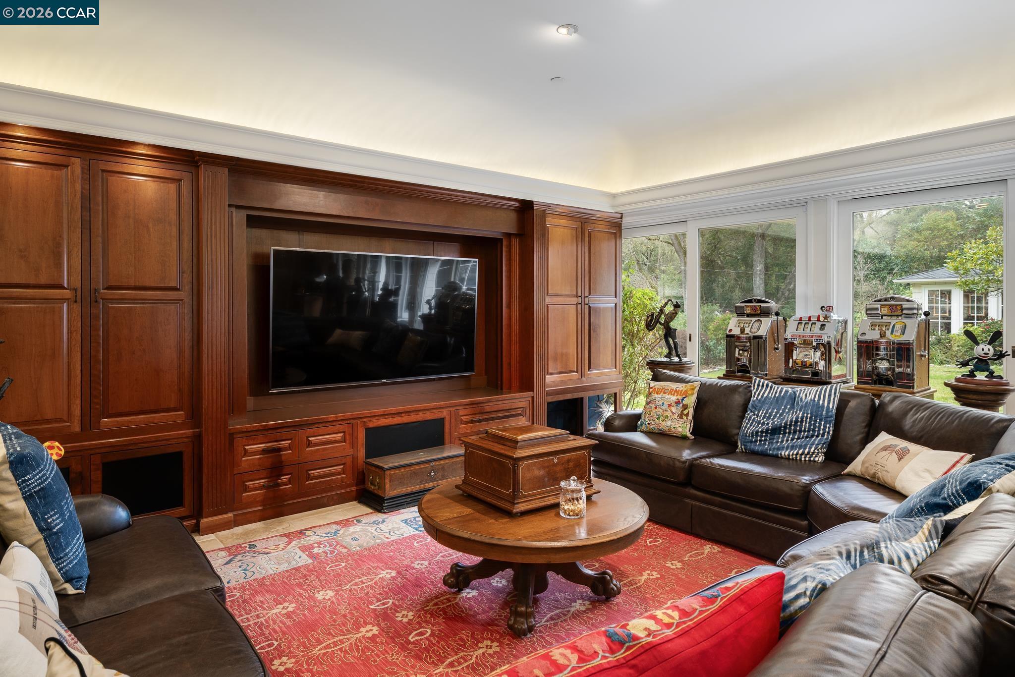 Detail Gallery Image 14 of 27 For 1720 Alameda Diablo, Diablo,  CA 94528 - 8 Beds | 7/3 Baths