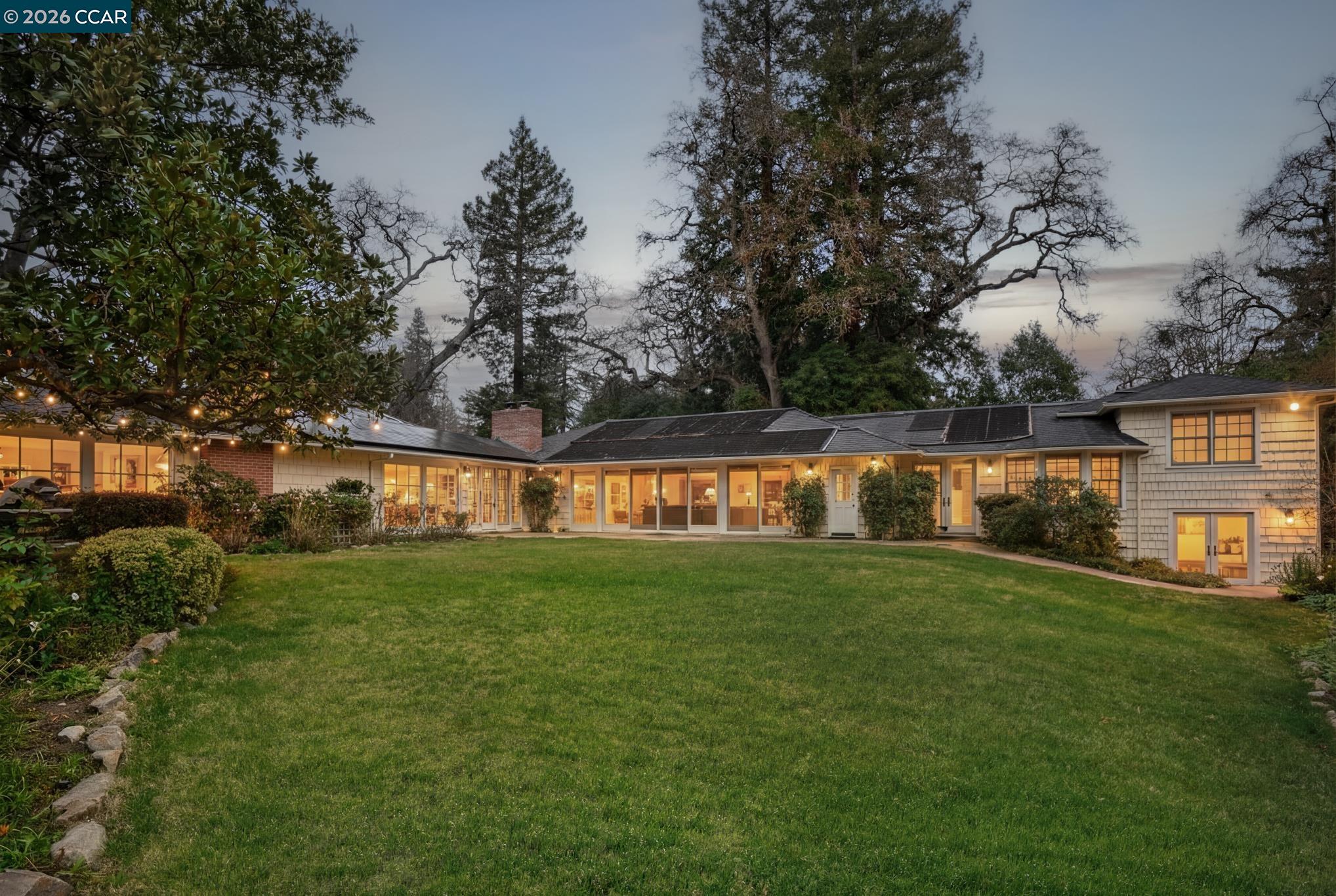 Detail Gallery Image 16 of 27 For 1720 Alameda Diablo, Diablo,  CA 94528 - 8 Beds | 7/3 Baths