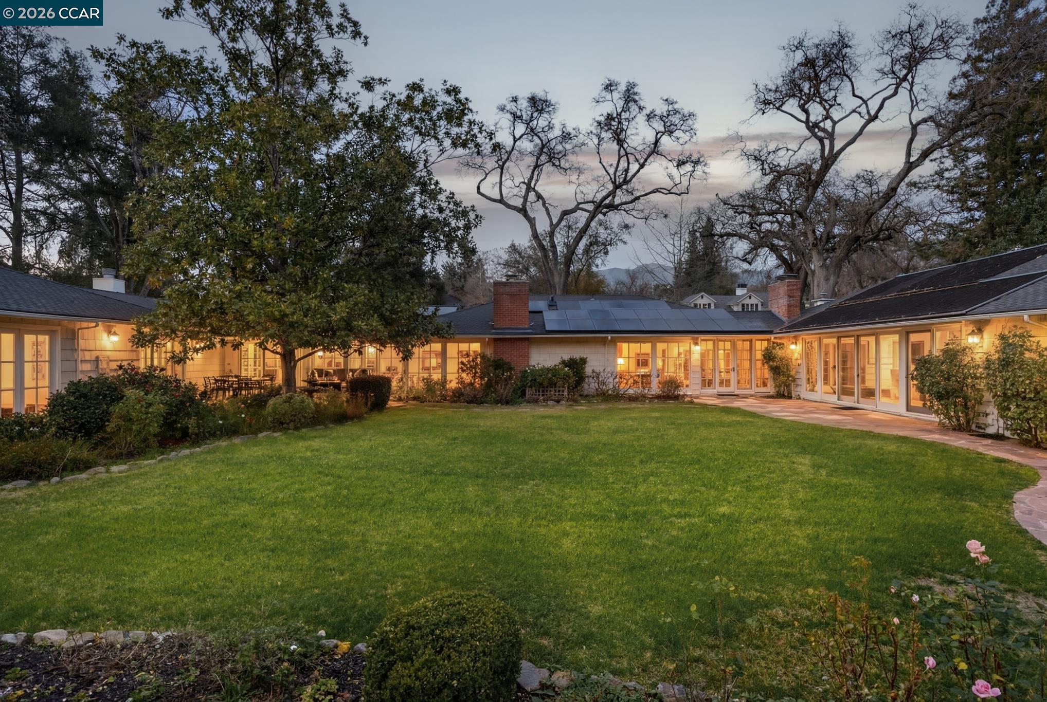 Detail Gallery Image 10 of 20 For 1720 Alameda Diablo, Diablo,  CA 94528 - 8 Beds | 7/3 Baths