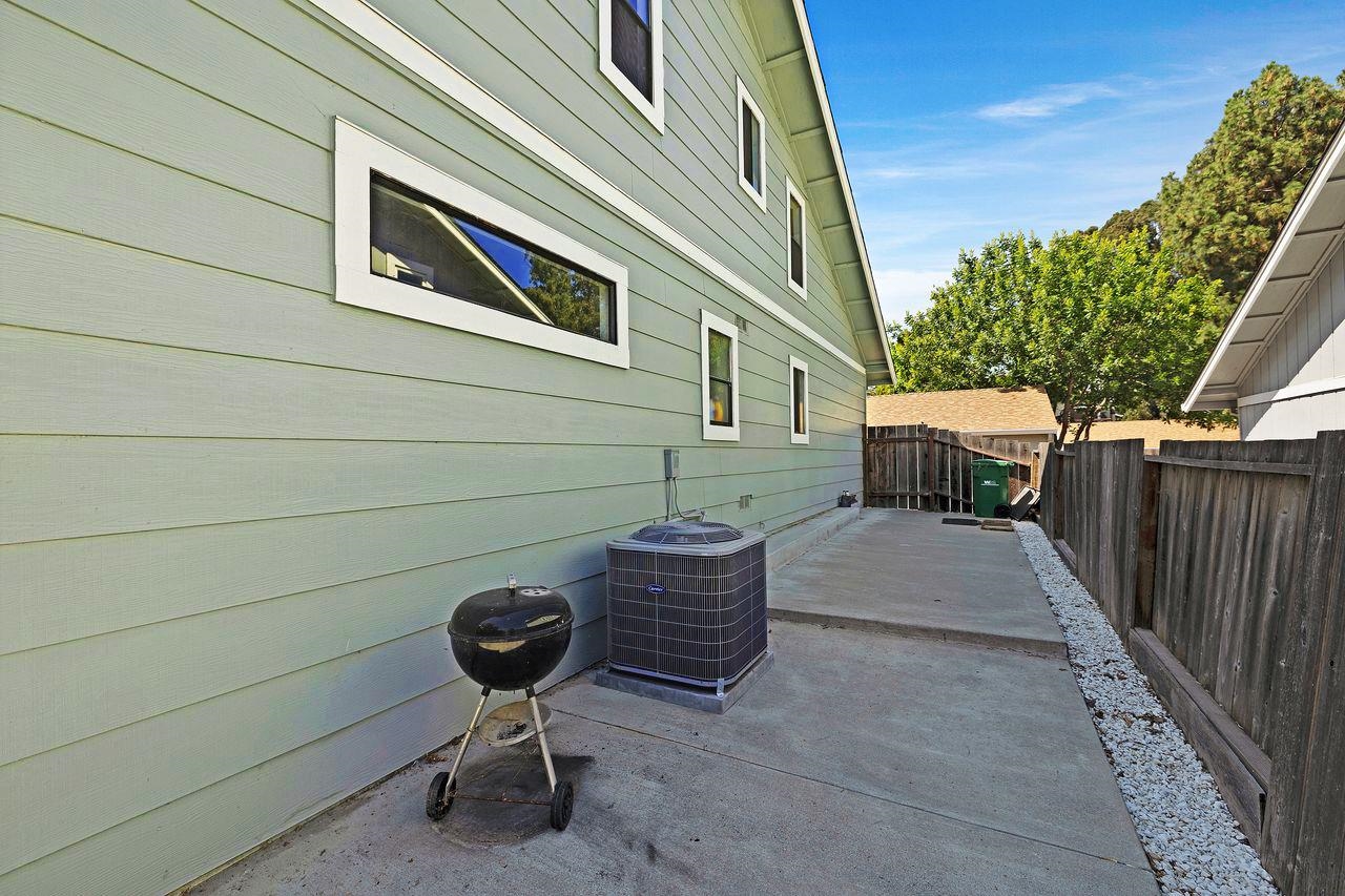 Detail Gallery Image 13 of 58 For 3285 Monika Ln, Hayward,  CA 94541 - 2 Beds | 1/1 Baths