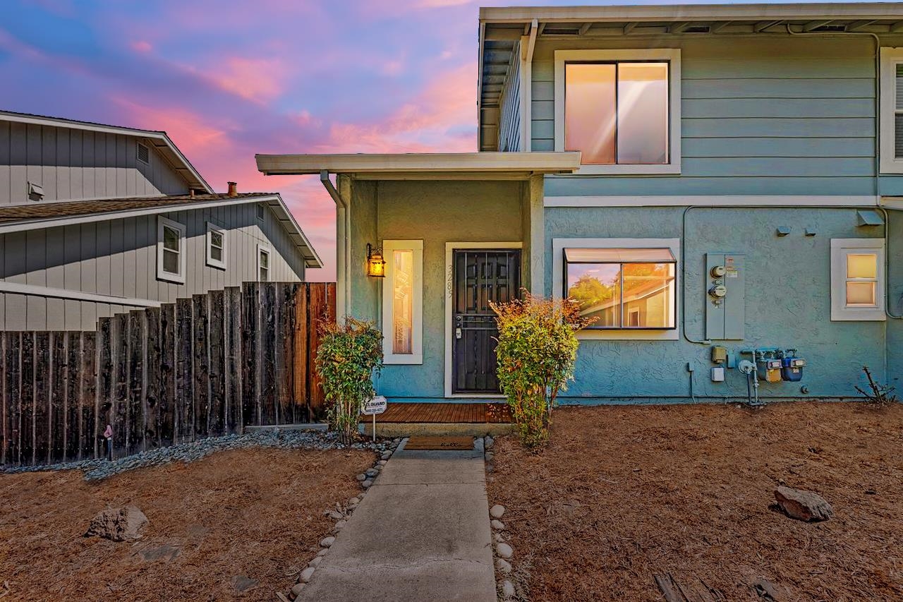 Detail Gallery Image 3 of 58 For 3285 Monika Ln, Hayward,  CA 94541 - 2 Beds | 1/1 Baths