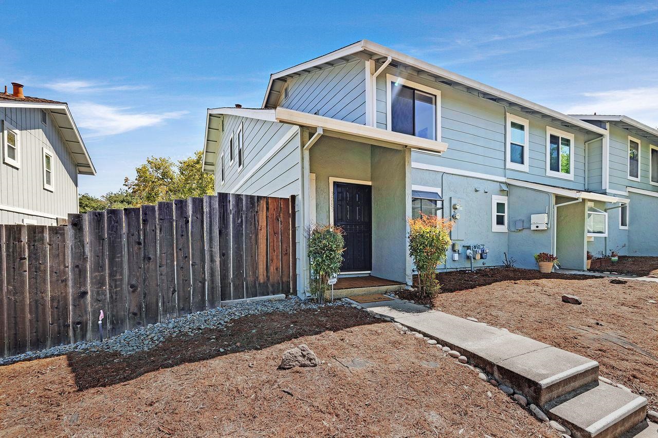 Detail Gallery Image 6 of 58 For 3285 Monika Ln, Hayward,  CA 94541 - 2 Beds | 1/1 Baths