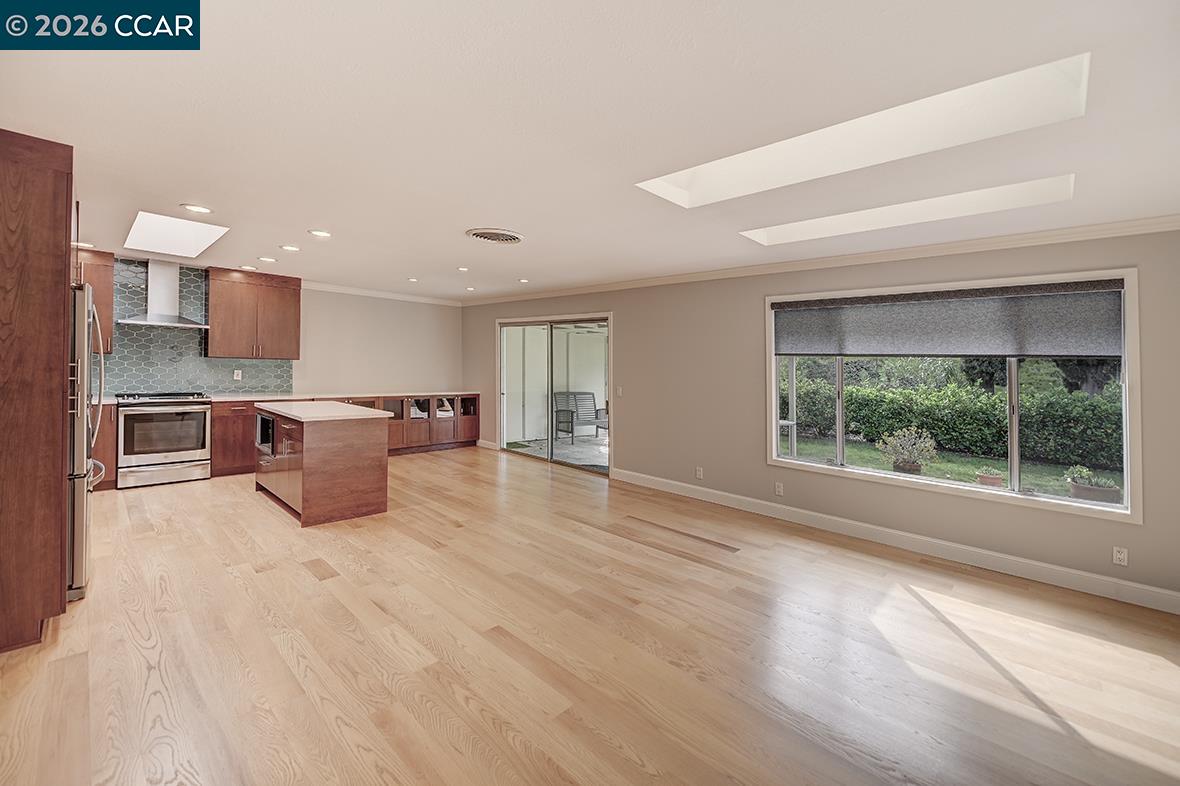 Photo #3: 41121937 Listing: Photo #3