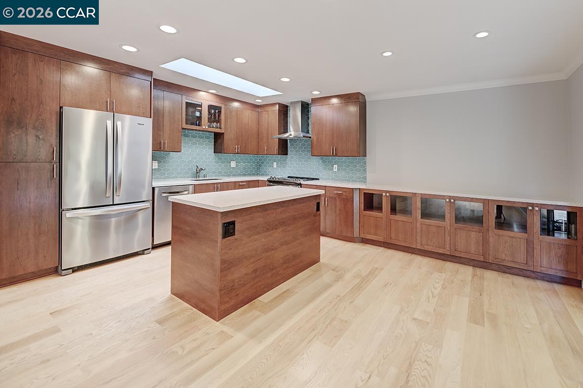 Photo #6: 41121937 Listing: Photo #6