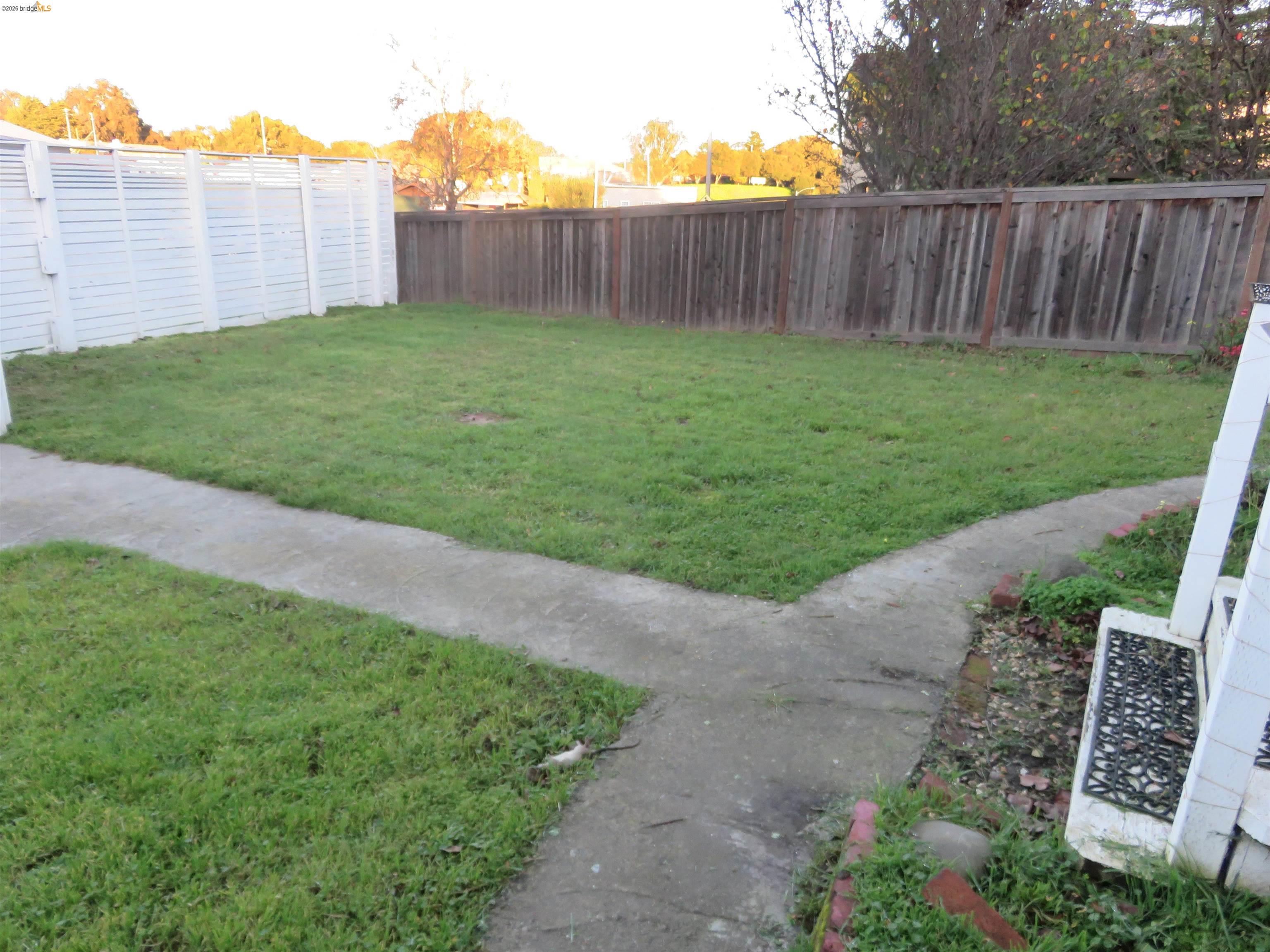 Detail Gallery Image 6 of 21 For 1731 San Pablo Ave, Pinole,  CA 94564 - 2 Beds | 1 Baths