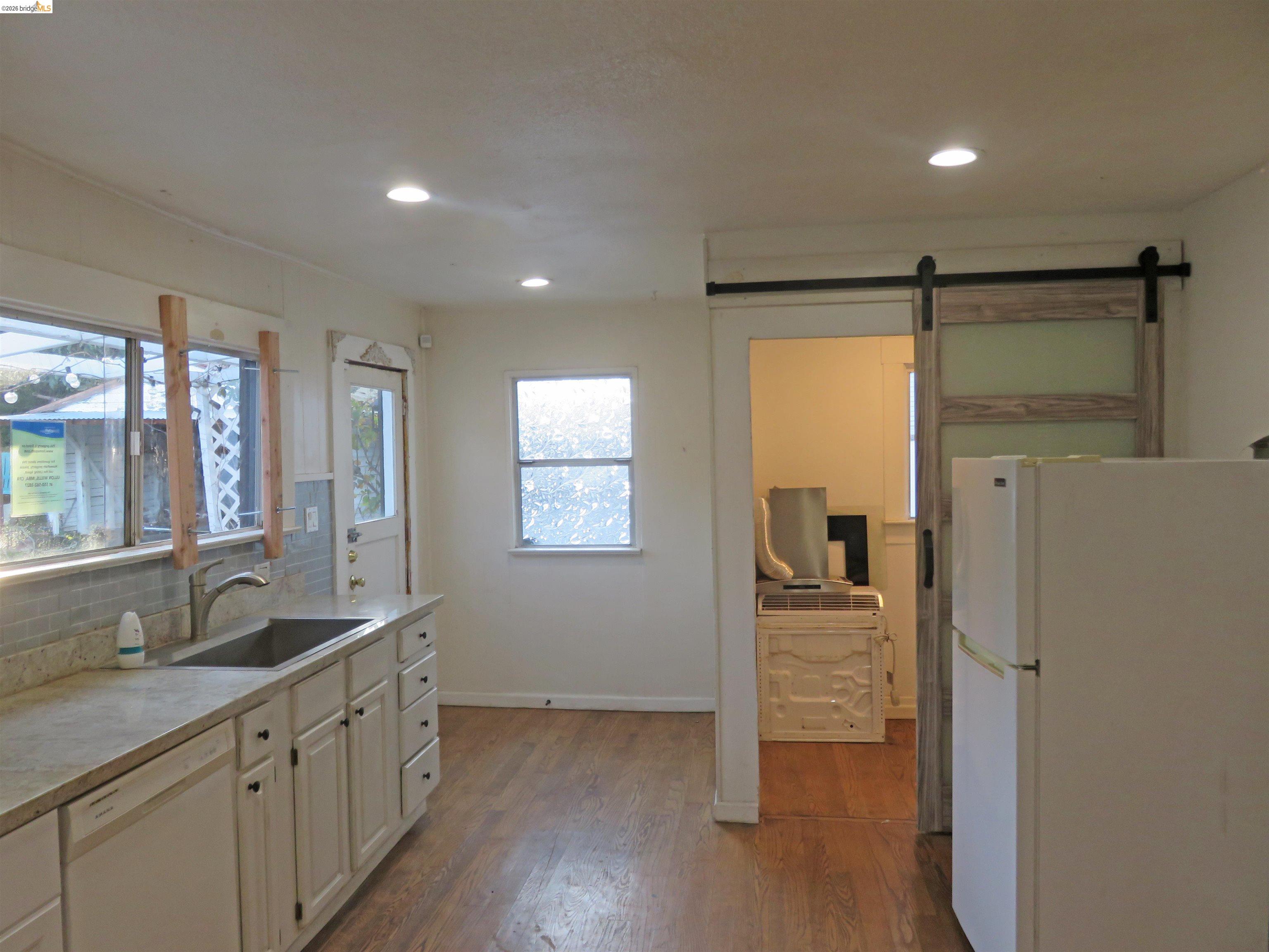 Detail Gallery Image 7 of 21 For 1731 San Pablo Ave, Pinole,  CA 94564 - 2 Beds | 1 Baths