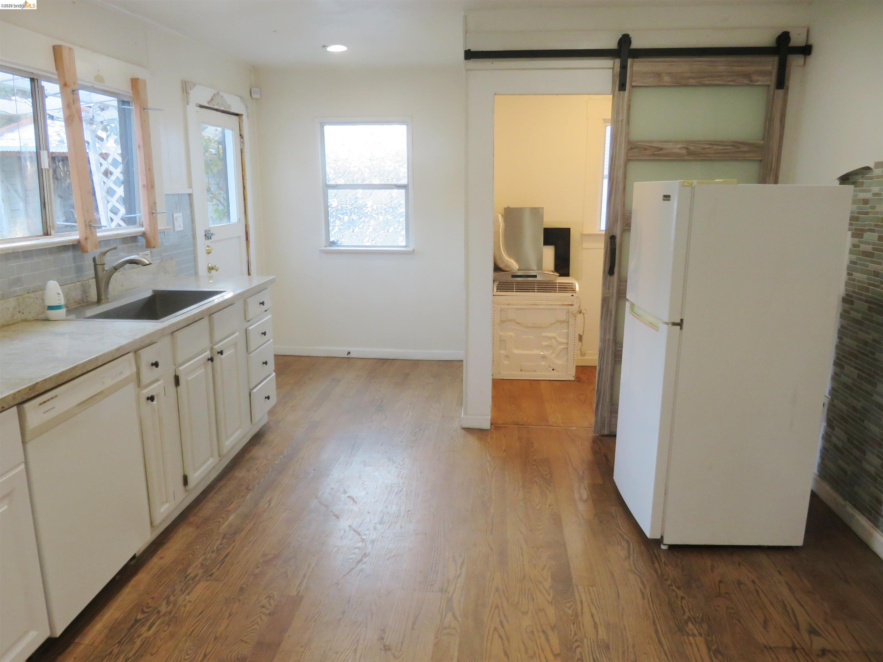 Detail Gallery Image 8 of 21 For 1731 San Pablo Ave, Pinole,  CA 94564 - 2 Beds | 1 Baths