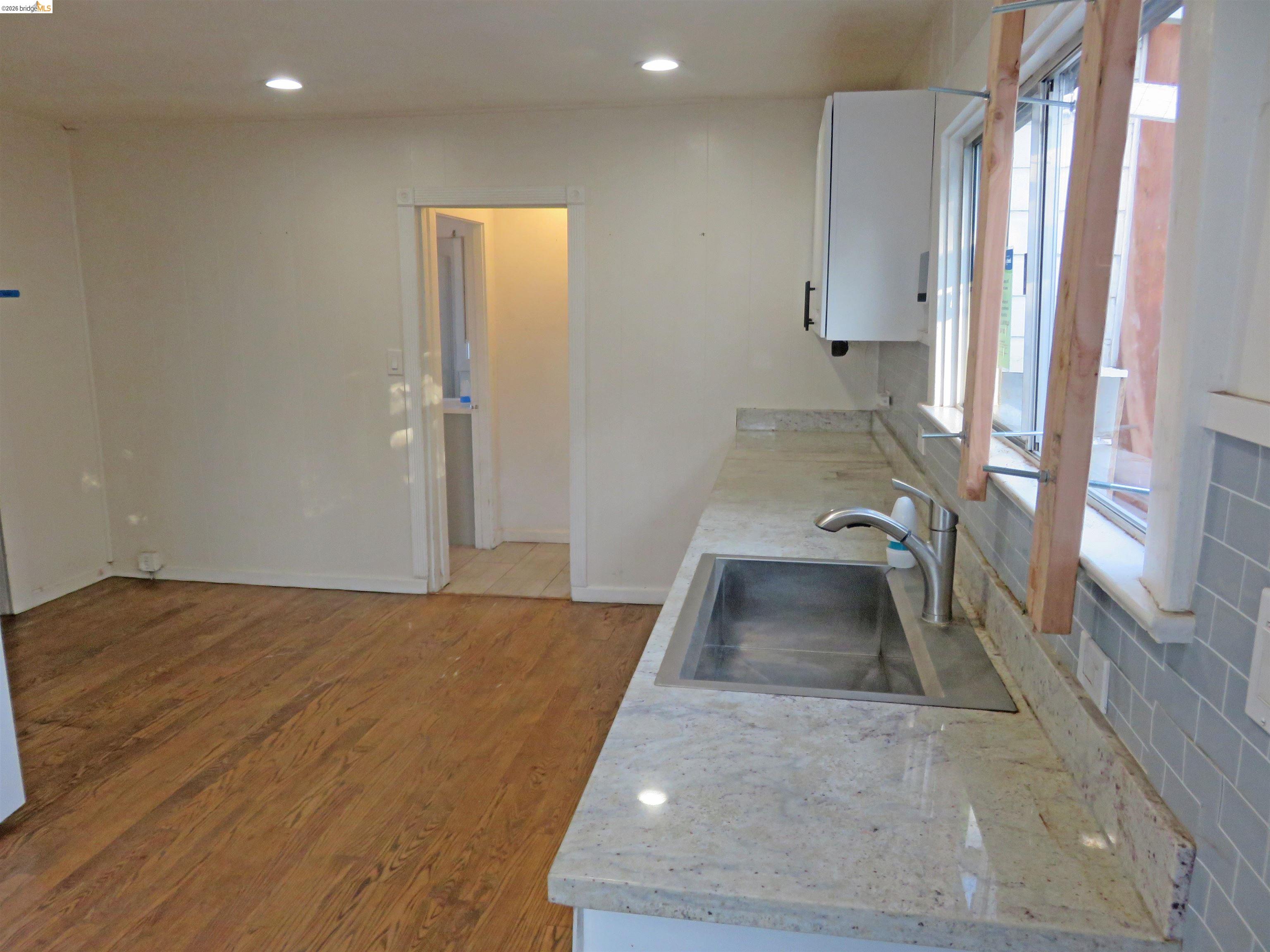 Detail Gallery Image 10 of 21 For 1731 San Pablo Ave, Pinole,  CA 94564 - 2 Beds | 1 Baths