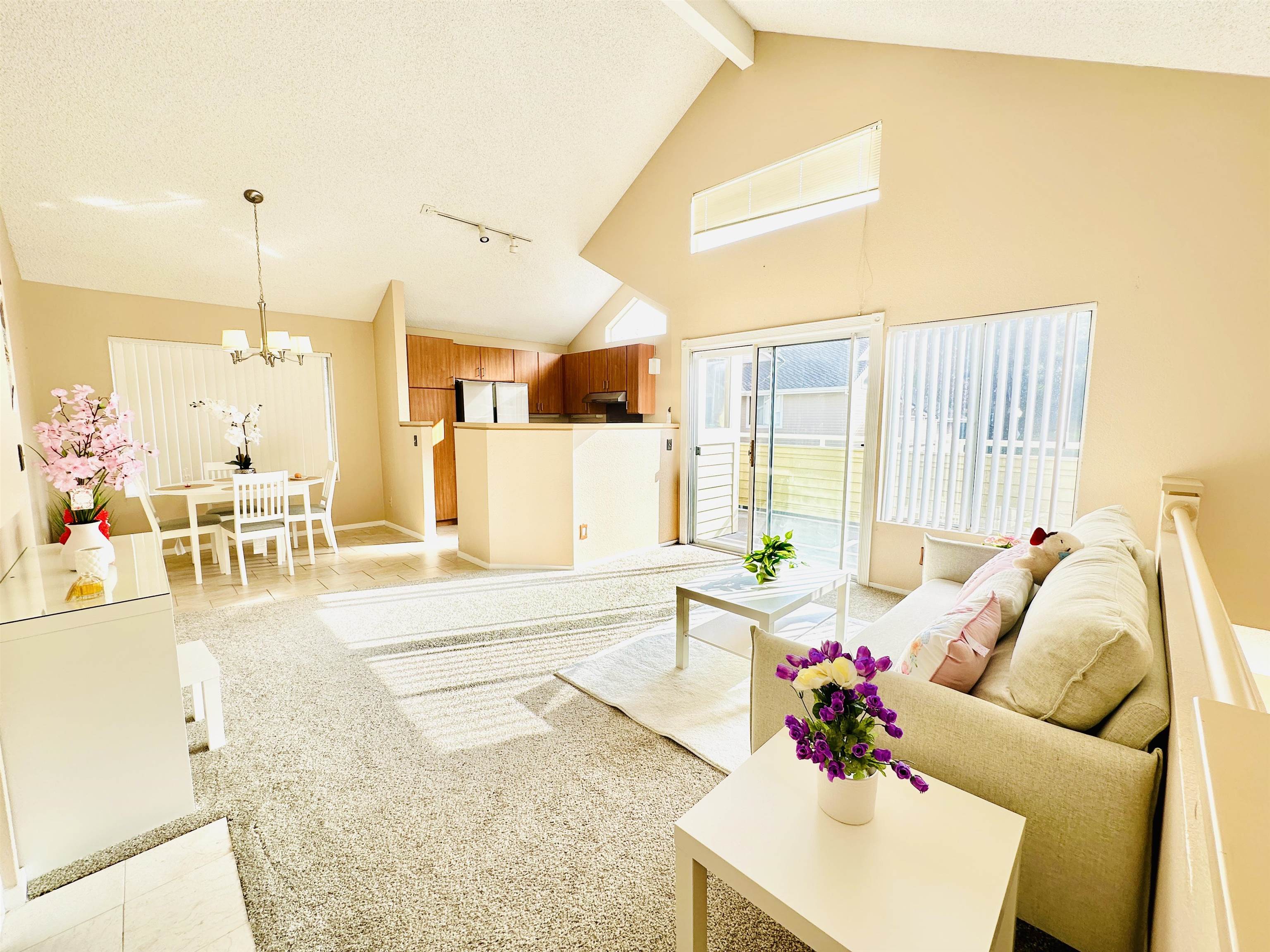 Detail Gallery Image 2 of 47 For 161 Seaway Ct, Hercules,  CA 94547 - 2 Beds | 2 Baths