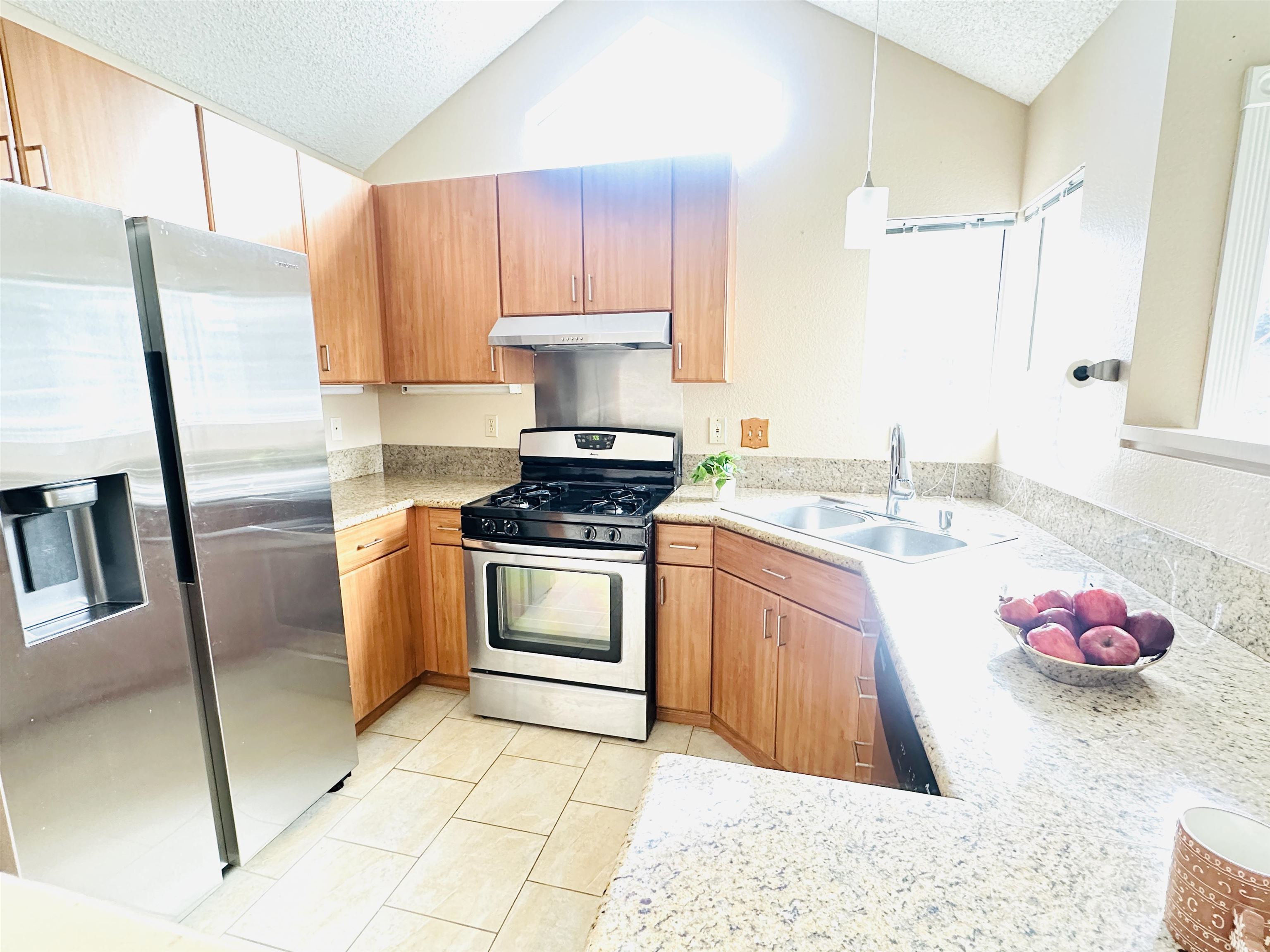 Detail Gallery Image 23 of 47 For 161 Seaway Ct, Hercules,  CA 94547 - 2 Beds | 2 Baths