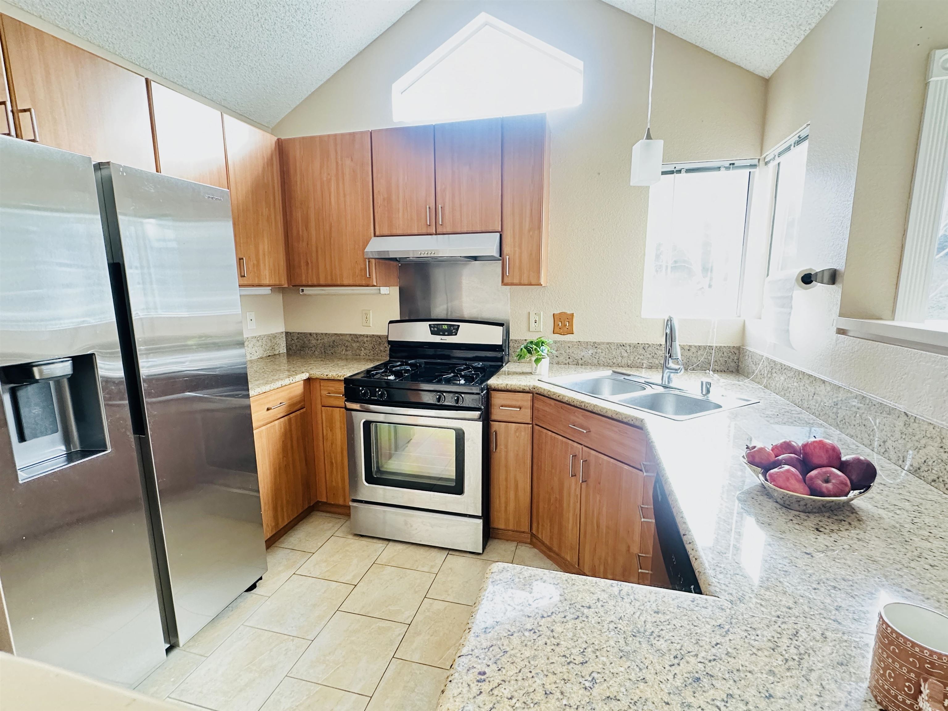 Detail Gallery Image 24 of 56 For 161 Seaway Ct, Hercules,  CA 94547 - 2 Beds | 2 Baths