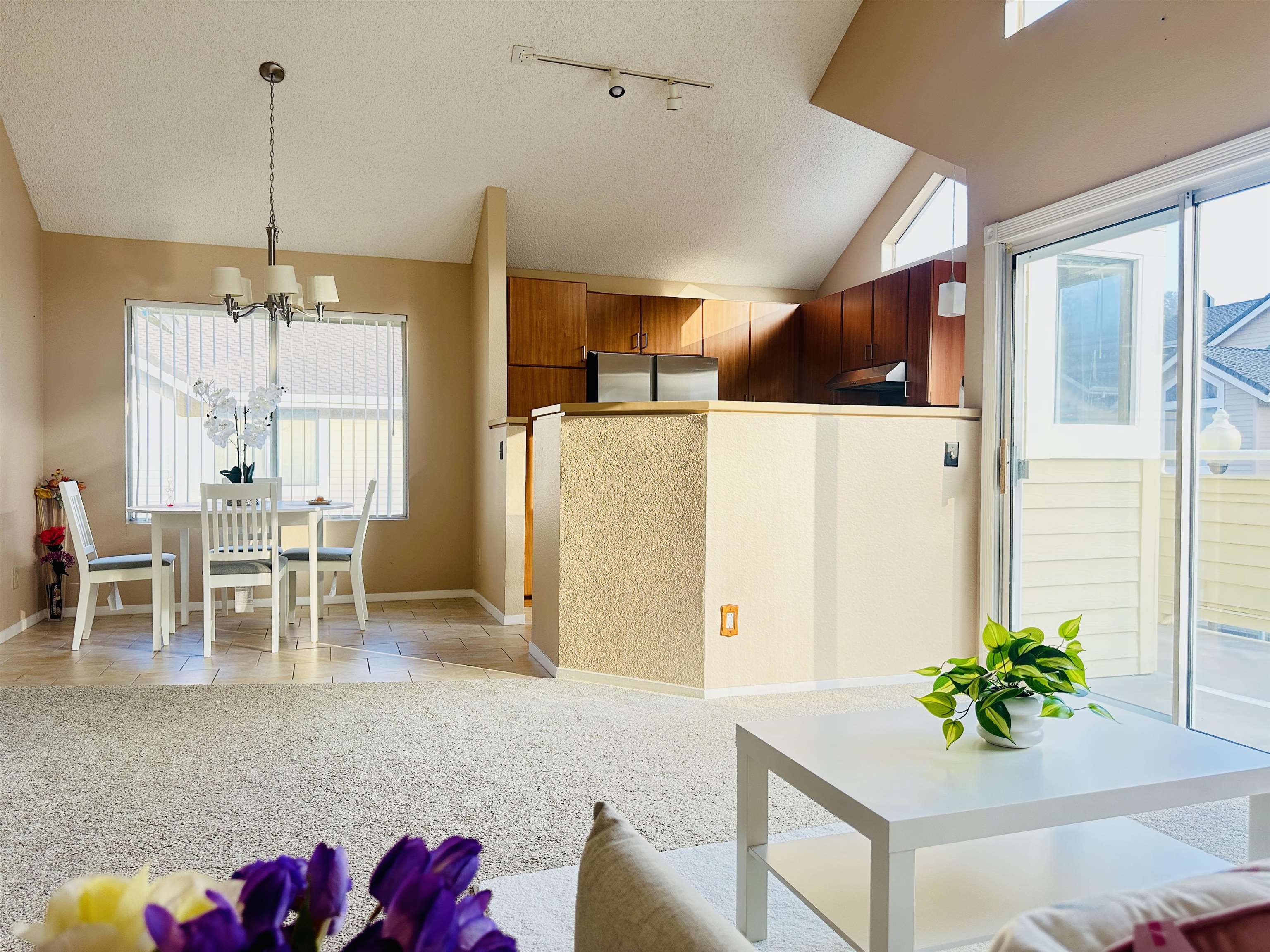 Detail Gallery Image 4 of 56 For 161 Seaway Ct, Hercules,  CA 94547 - 2 Beds | 2 Baths