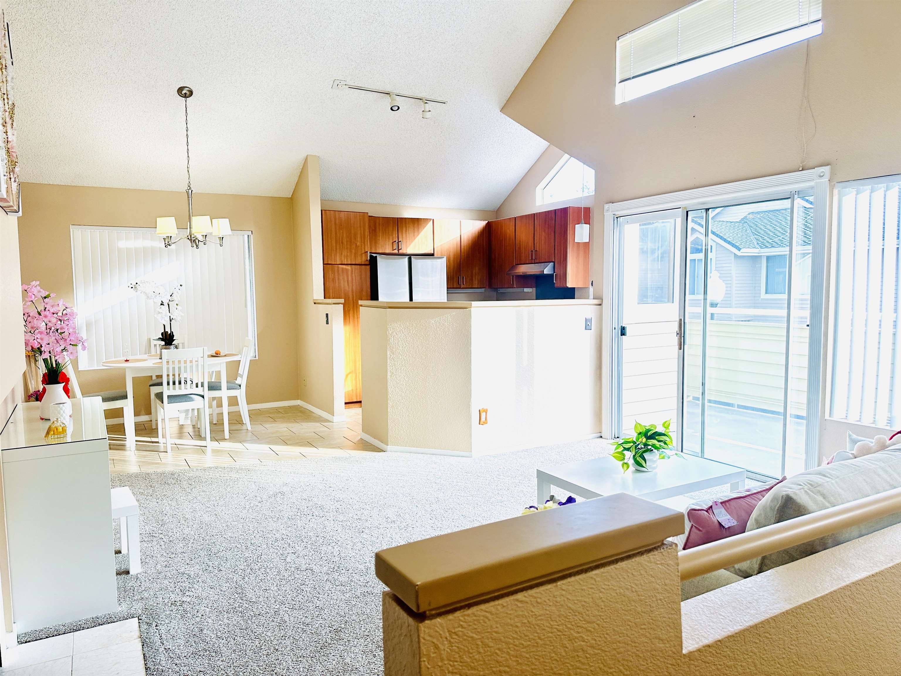 Detail Gallery Image 8 of 47 For 161 Seaway Ct, Hercules,  CA 94547 - 2 Beds | 2 Baths