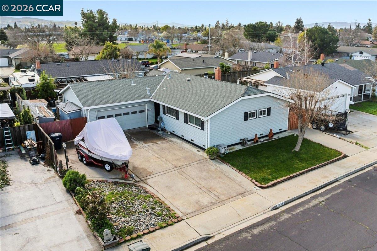 Detail Gallery Image 3 of 25 For 5833 Singing Hills Ave, Livermore,  CA 94551 - 3 Beds | 2 Baths