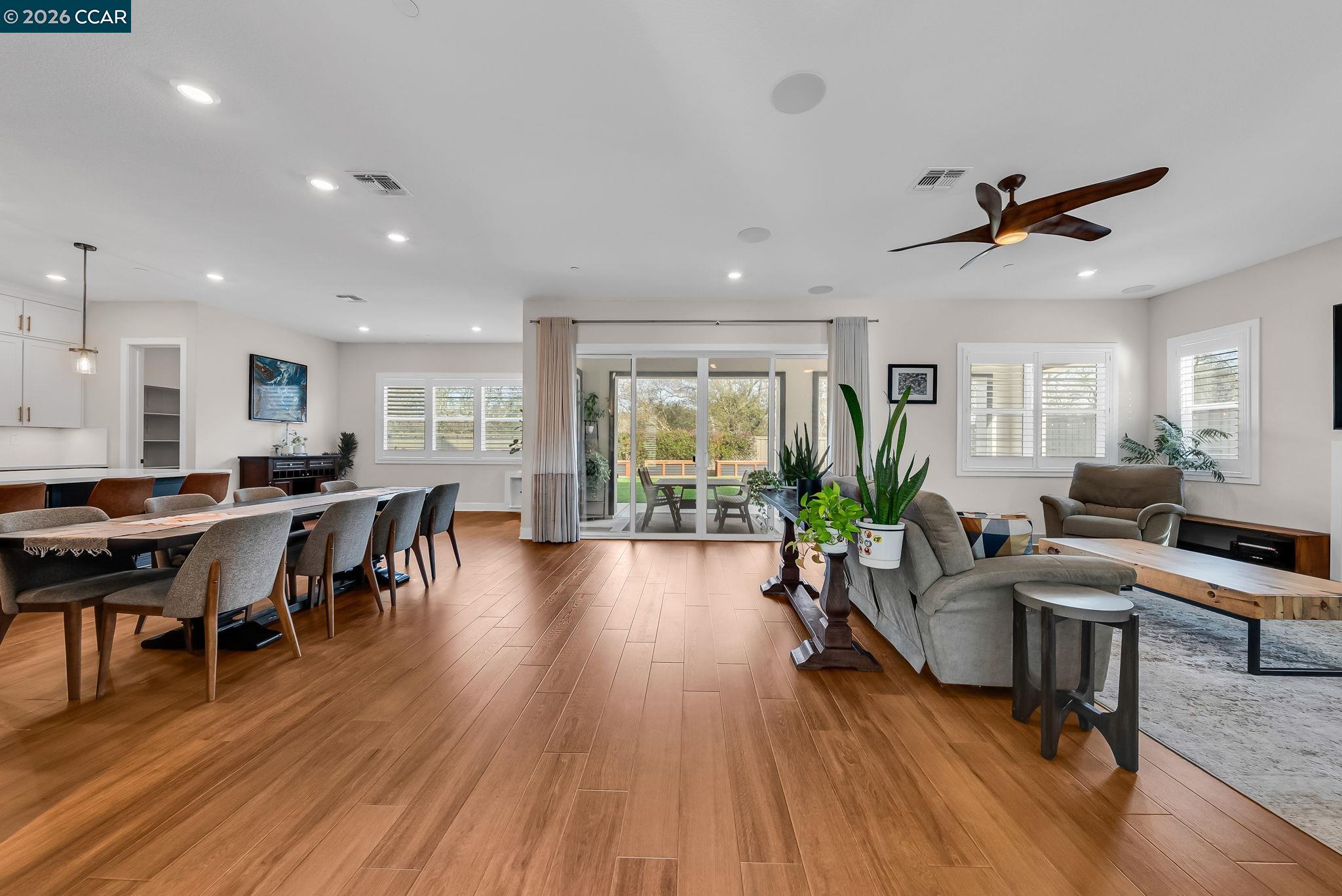 Detail Gallery Image 8 of 60 For 5853 Brookshire Dr, Rocklin,  CA 95677 - 4 Beds | 3 Baths