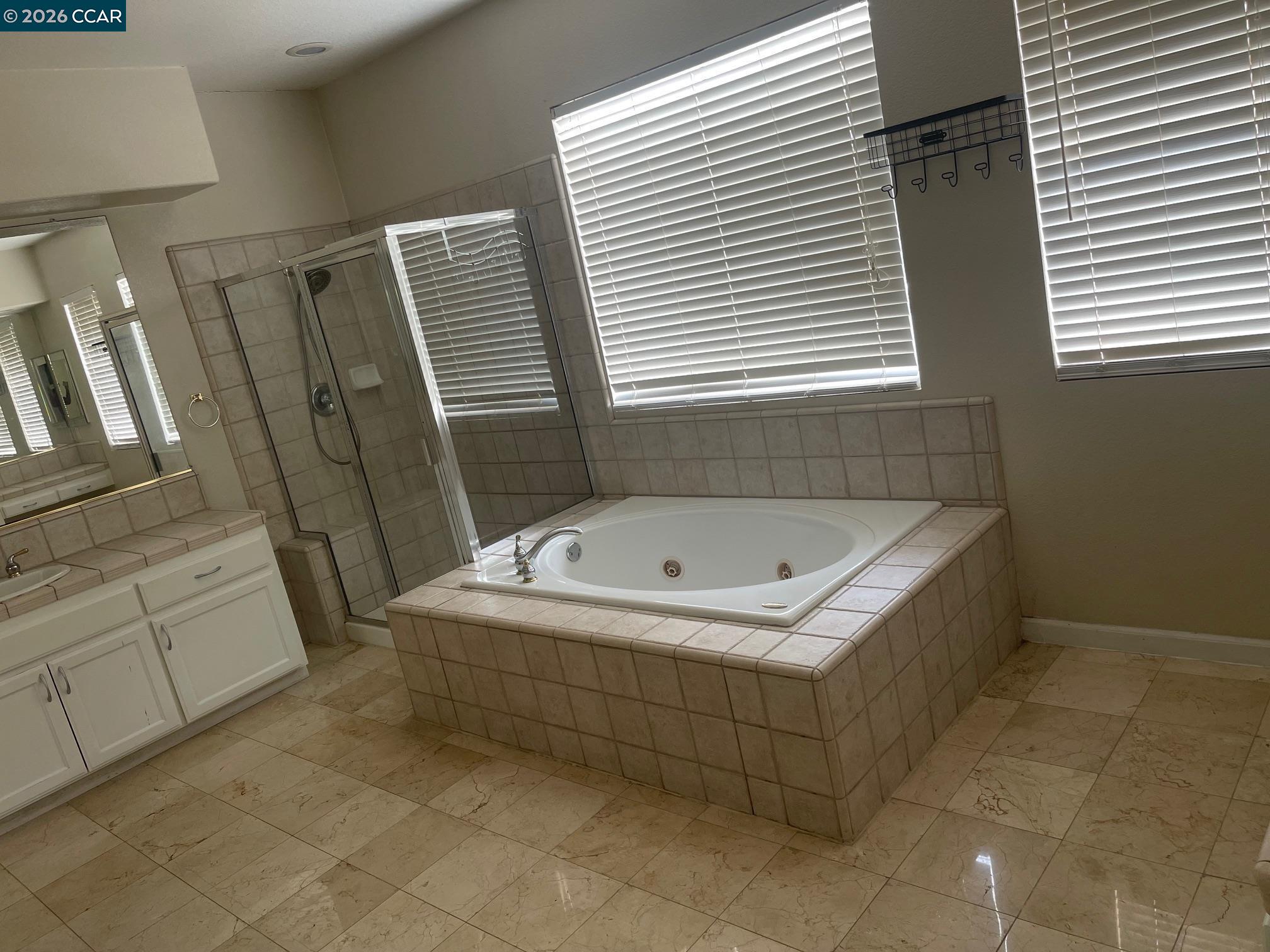 Detail Gallery Image 11 of 27 For 2096 Goldpine Way, Antioch,  CA 94509 - 5 Beds | 3 Baths