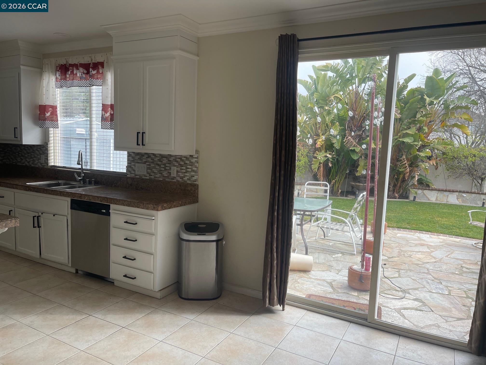 Detail Gallery Image 14 of 27 For 2096 Goldpine Way, Antioch,  CA 94509 - 5 Beds | 3 Baths