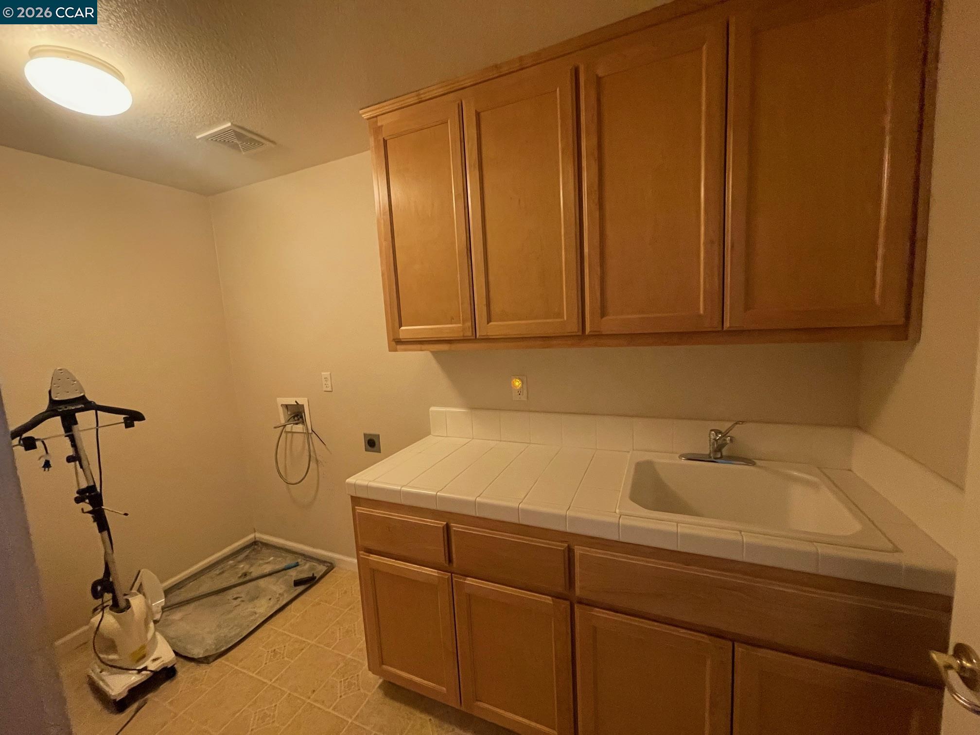 Detail Gallery Image 23 of 27 For 2096 Goldpine Way, Antioch,  CA 94509 - 5 Beds | 3 Baths