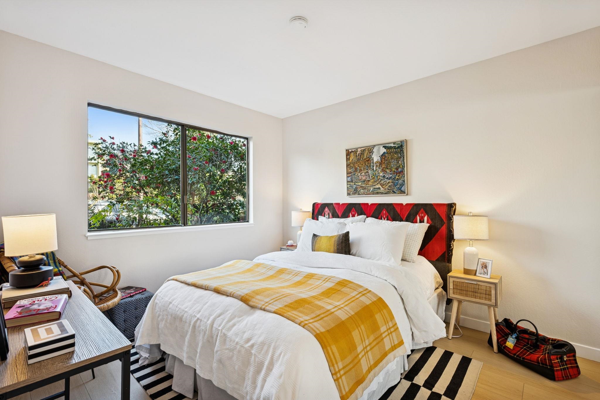 Detail Gallery Image 4 of 35 For 1372 Henry Street, Berkeley,  CA 94709-1929 - 2 Beds | 1/1 Baths