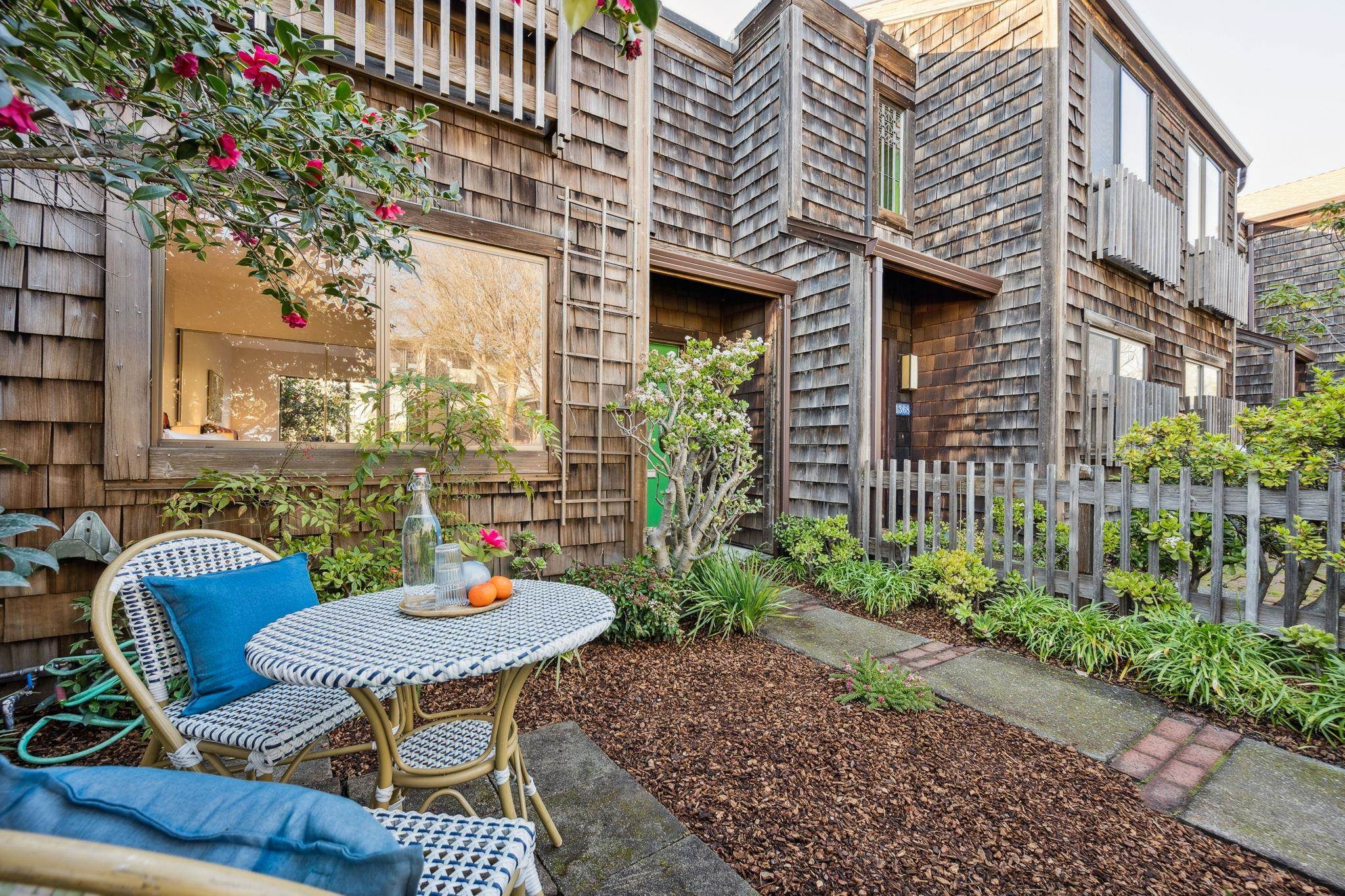 Detail Gallery Image 34 of 35 For 1372 Henry Street, Berkeley,  CA 94709-1929 - 2 Beds | 1/1 Baths