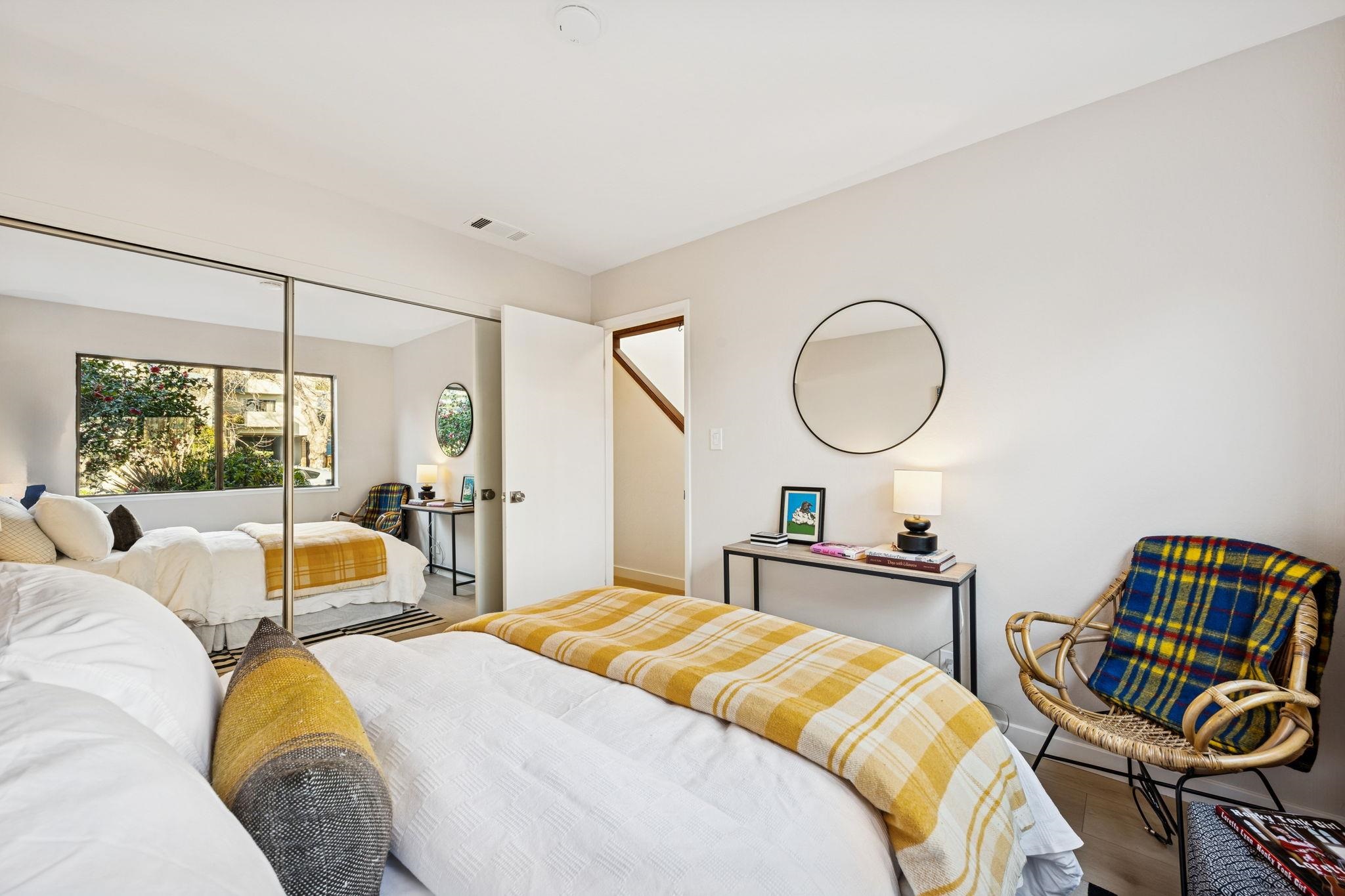 Detail Gallery Image 5 of 35 For 1372 Henry Street, Berkeley,  CA 94709-1929 - 2 Beds | 1/1 Baths