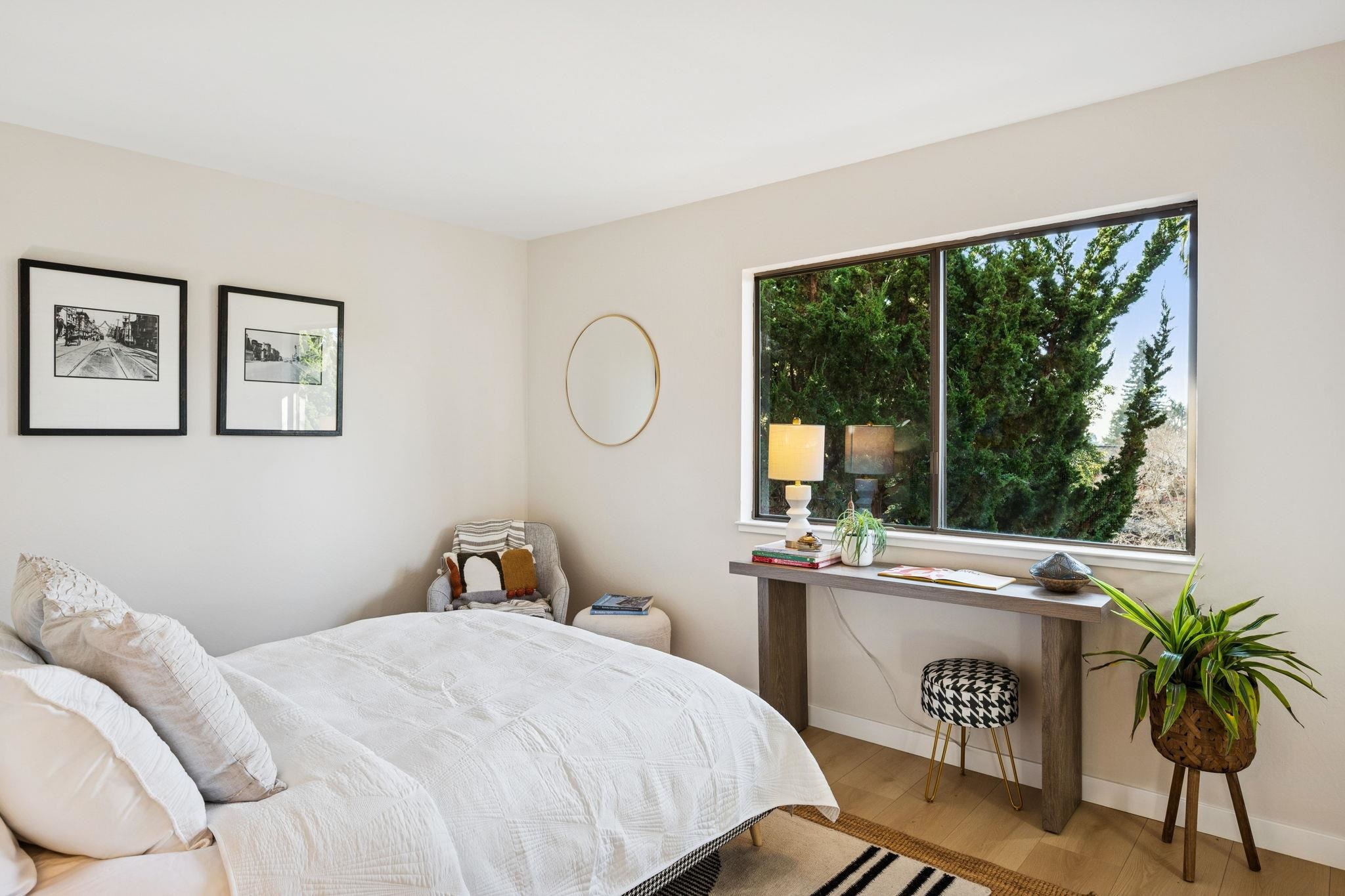 Detail Gallery Image 6 of 35 For 1372 Henry Street, Berkeley,  CA 94709-1929 - 2 Beds | 1/1 Baths