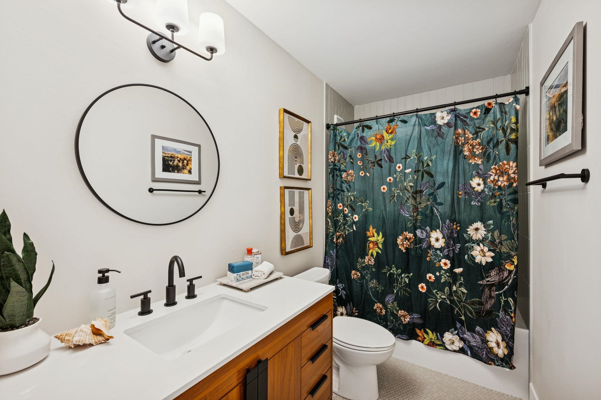 Detail Gallery Image 9 of 35 For 1372 Henry Street, Berkeley,  CA 94709-1929 - 2 Beds | 1/1 Baths