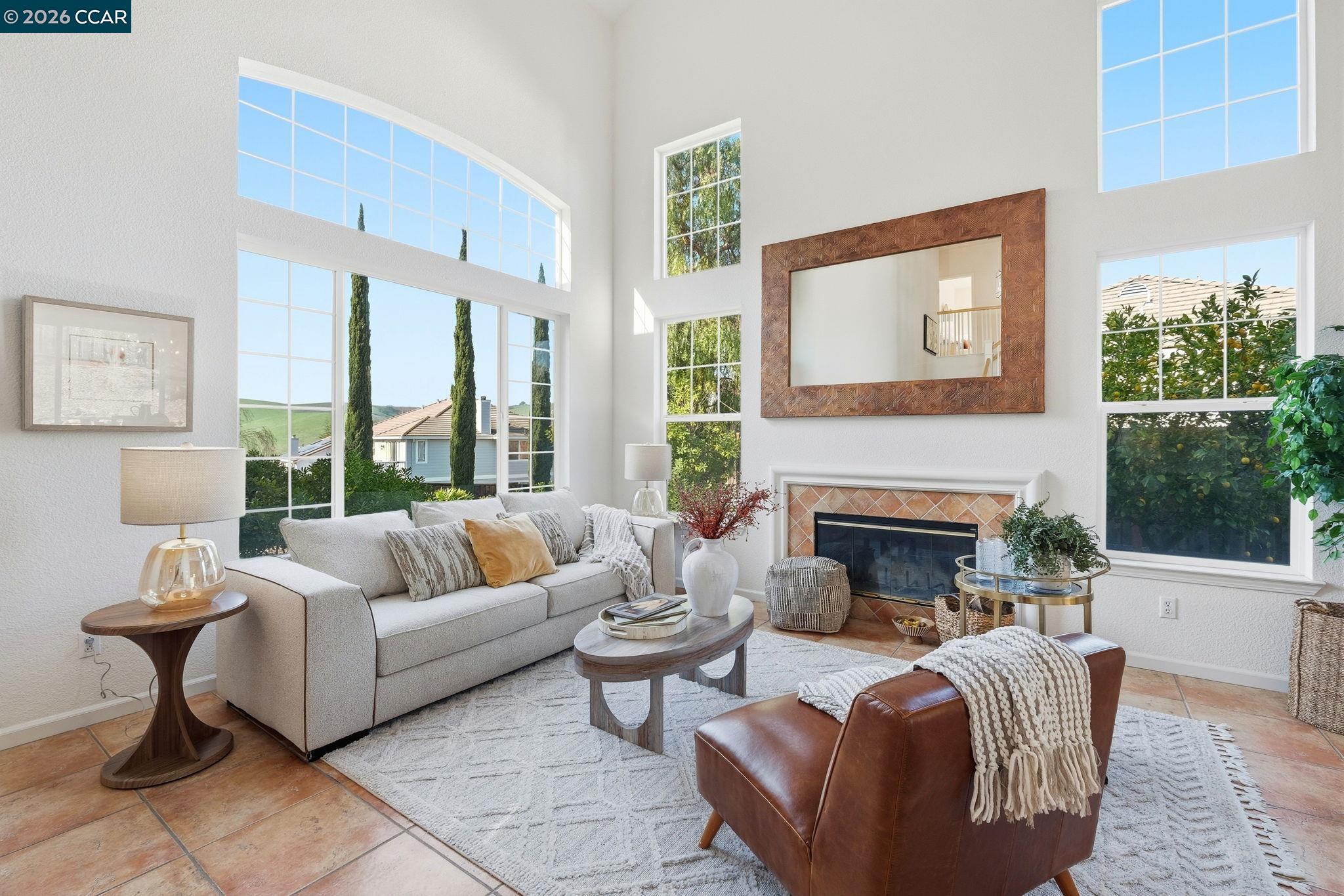 Detail Gallery Image 12 of 59 For 868 Deer Spring Cir, Concord,  CA 94521 - 5 Beds | 3/1 Baths