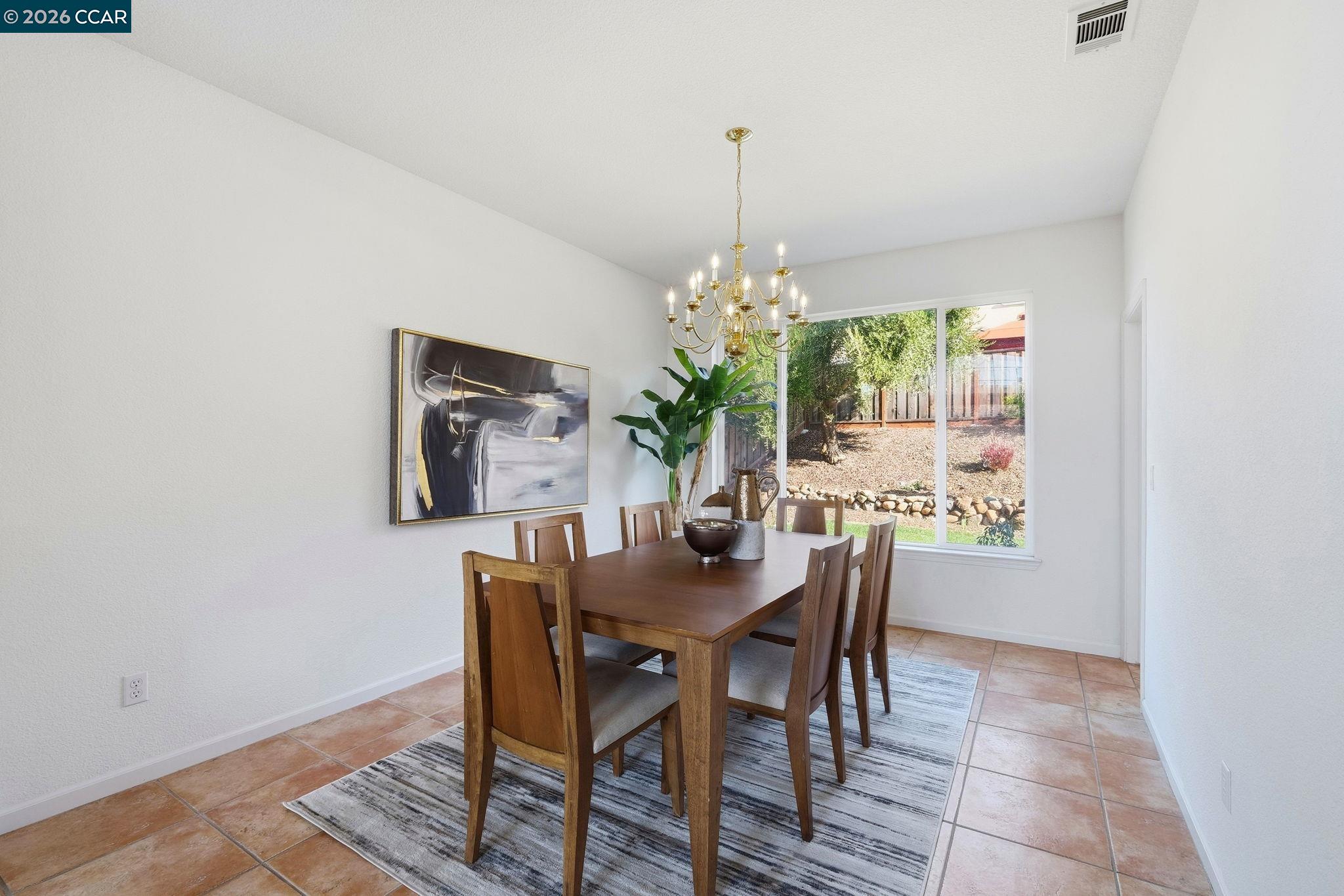 Detail Gallery Image 15 of 59 For 868 Deer Spring Cir, Concord,  CA 94521 - 5 Beds | 3/1 Baths