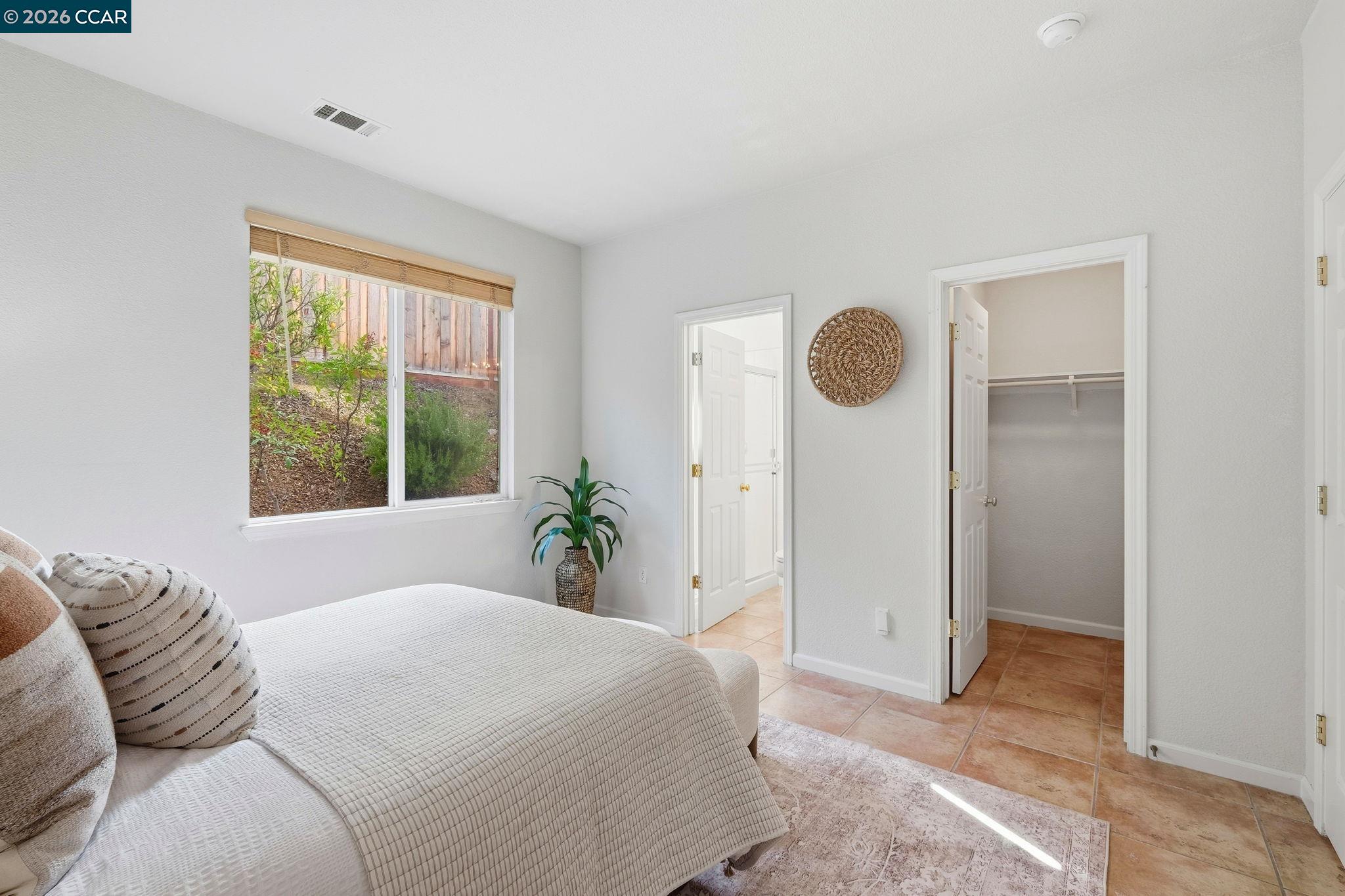 Detail Gallery Image 36 of 59 For 868 Deer Spring Cir, Concord,  CA 94521 - 5 Beds | 3/1 Baths