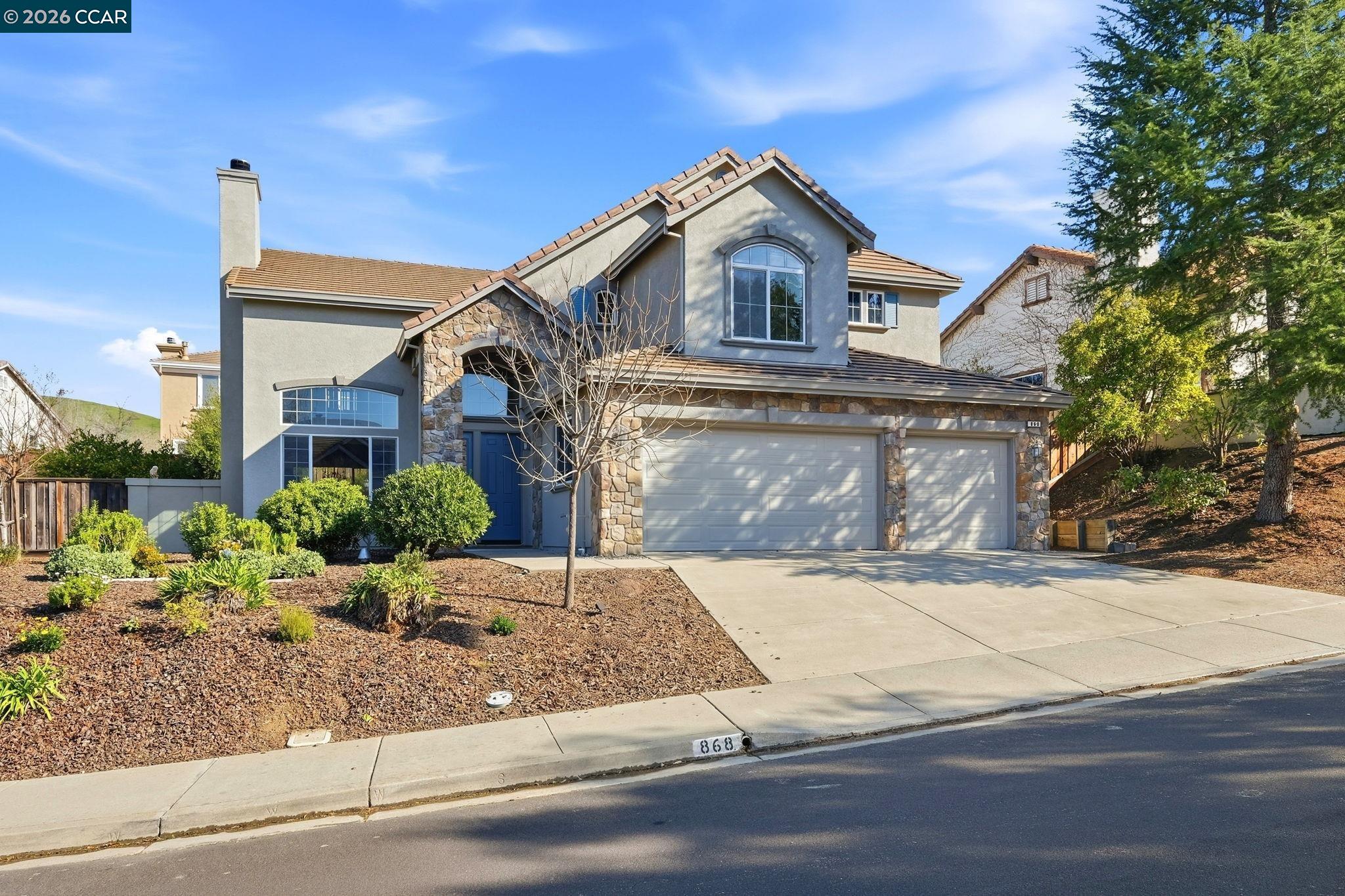 Detail Gallery Image 5 of 59 For 868 Deer Spring Cir, Concord,  CA 94521 - 5 Beds | 3/1 Baths