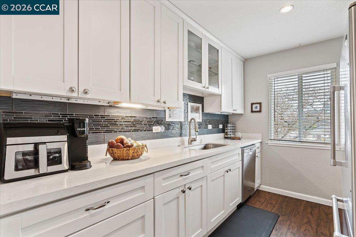 Front Image Thumbnail for CC41121977