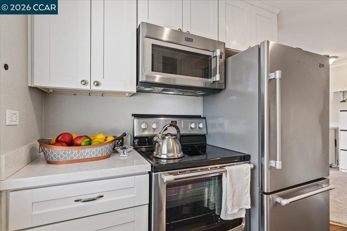 Detail Gallery Image 2 of 19 For 2180 Geary Rd #18,  Pleasant Hill,  CA 94523 - 2 Beds | 1 Baths