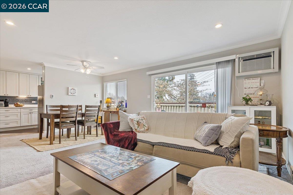 Detail Gallery Image 3 of 19 For 2180 Geary Rd #18,  Pleasant Hill,  CA 94523 - 2 Beds | 1 Baths