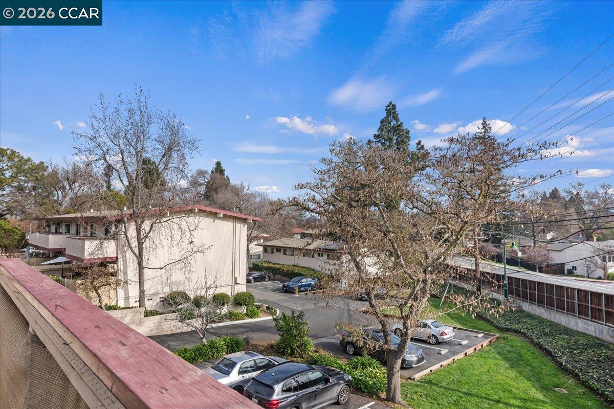 Detail Gallery Image 8 of 19 For 2180 Geary Rd #18,  Pleasant Hill,  CA 94523 - 2 Beds | 1 Baths