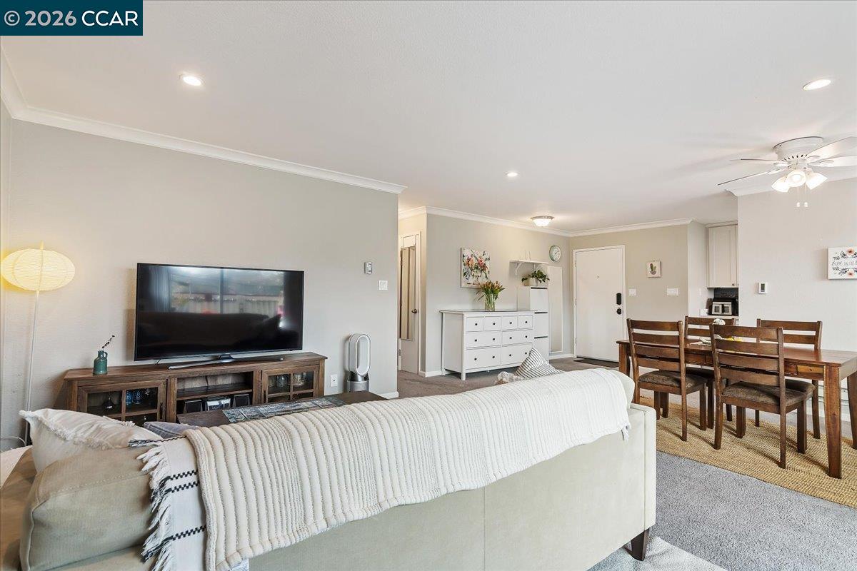 Detail Gallery Image 9 of 19 For 2180 Geary Rd #18,  Pleasant Hill,  CA 94523 - 2 Beds | 1 Baths