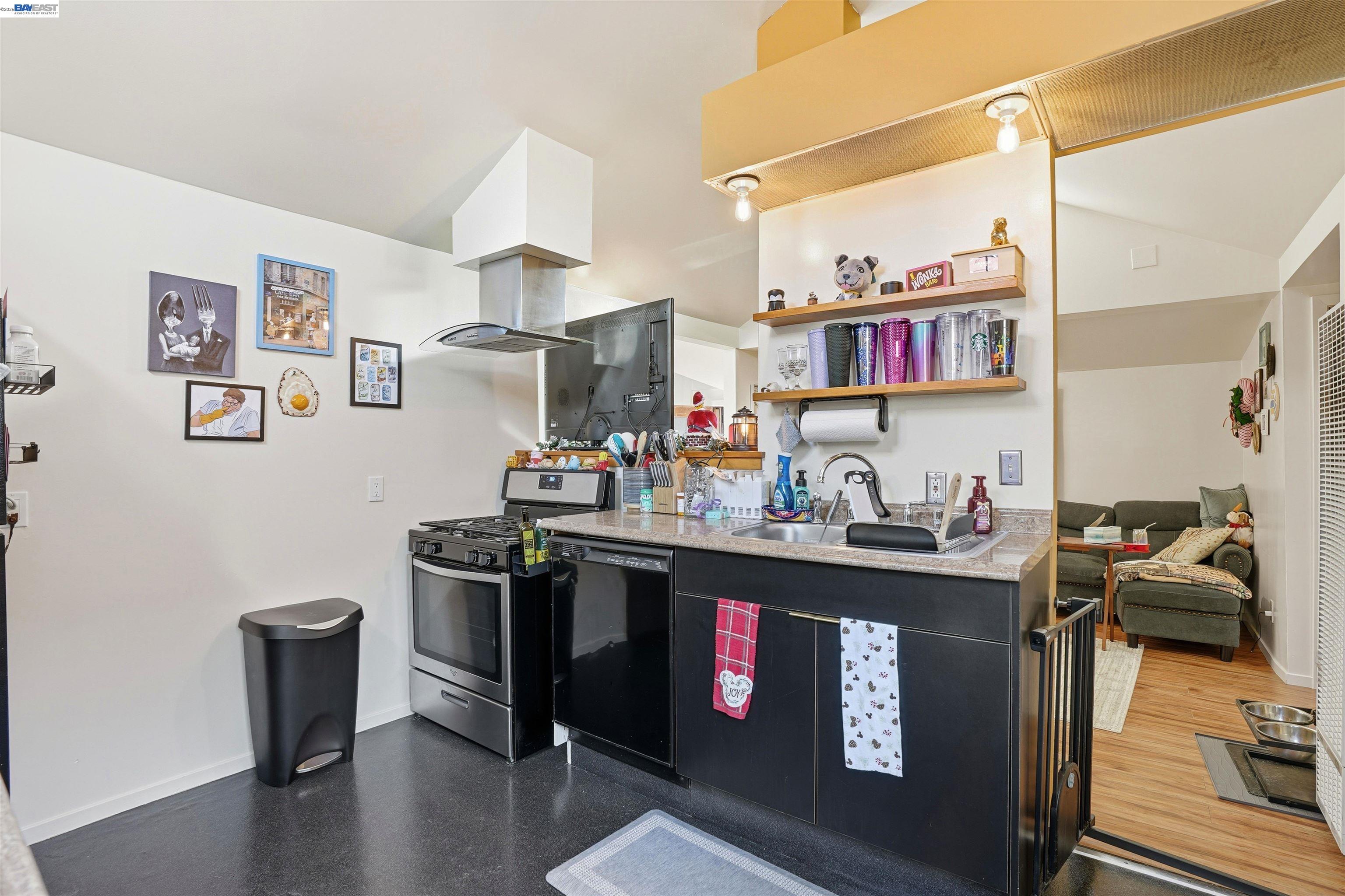 733 Loring Ave, Crockett CA 94525 — photo 18
