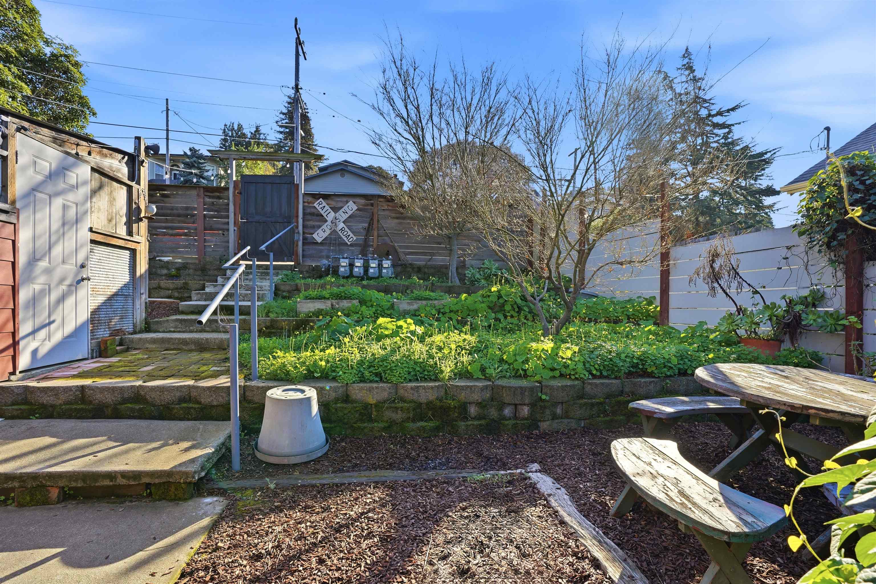 Detail Gallery Image 34 of 46 For 733 Loring Ave, Crockett,  CA 94525-1235 - – Beds | – Baths