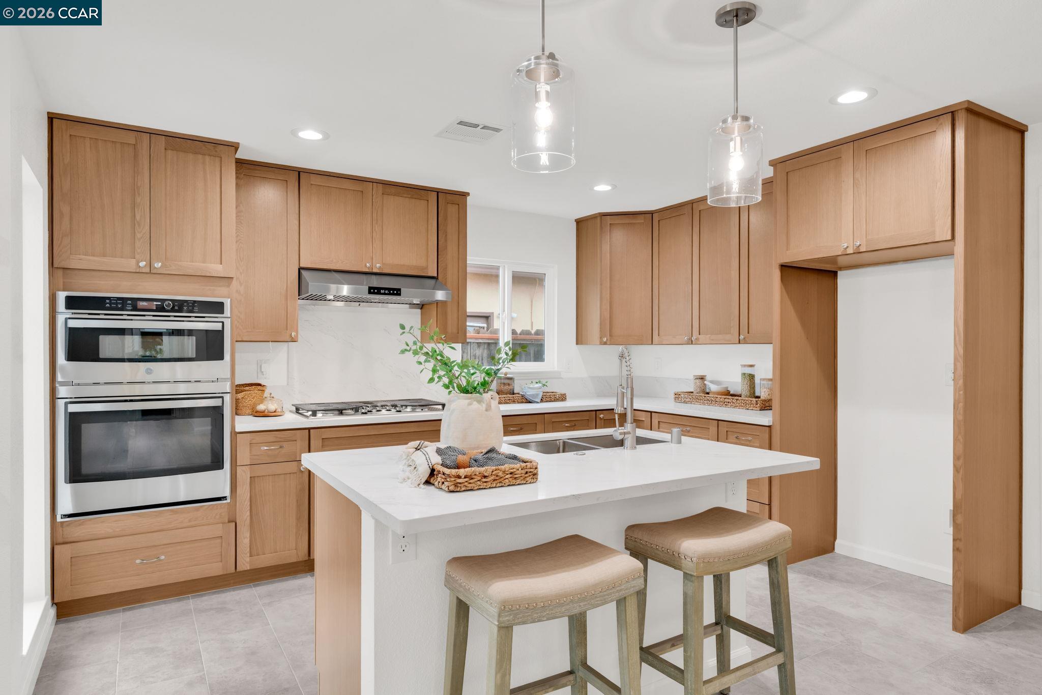 Detail Gallery Image 12 of 37 For 1866 Elkwood Dr, Concord,  CA 94519 - 3 Beds | 2 Baths