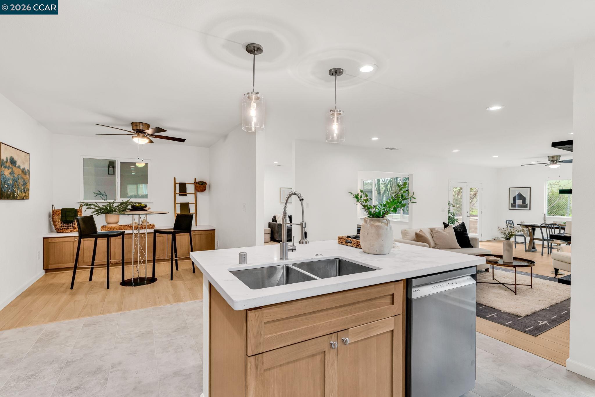 Detail Gallery Image 14 of 37 For 1866 Elkwood Dr, Concord,  CA 94519 - 3 Beds | 2 Baths