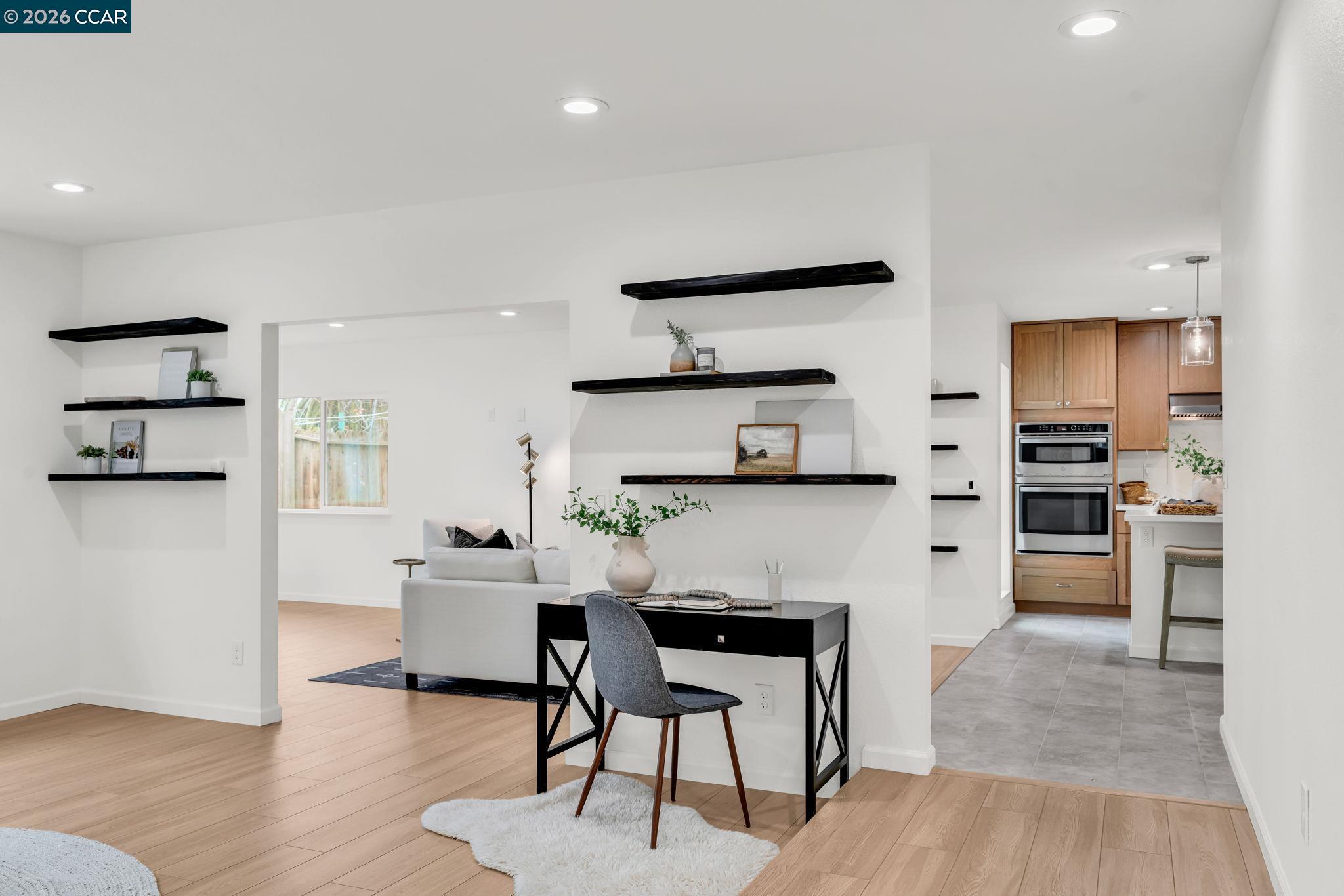 Detail Gallery Image 19 of 37 For 1866 Elkwood Dr, Concord,  CA 94519 - 3 Beds | 2 Baths